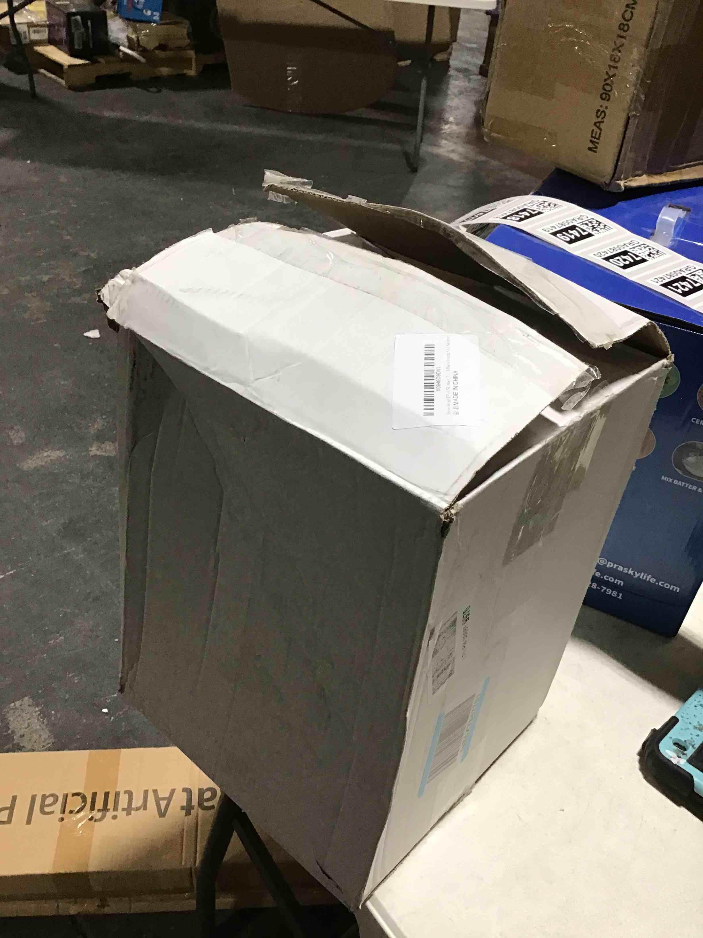https://s3.amazonaws.com/lotting-images-prod/bidfta/GRA0087401_1729861365556.jpeg