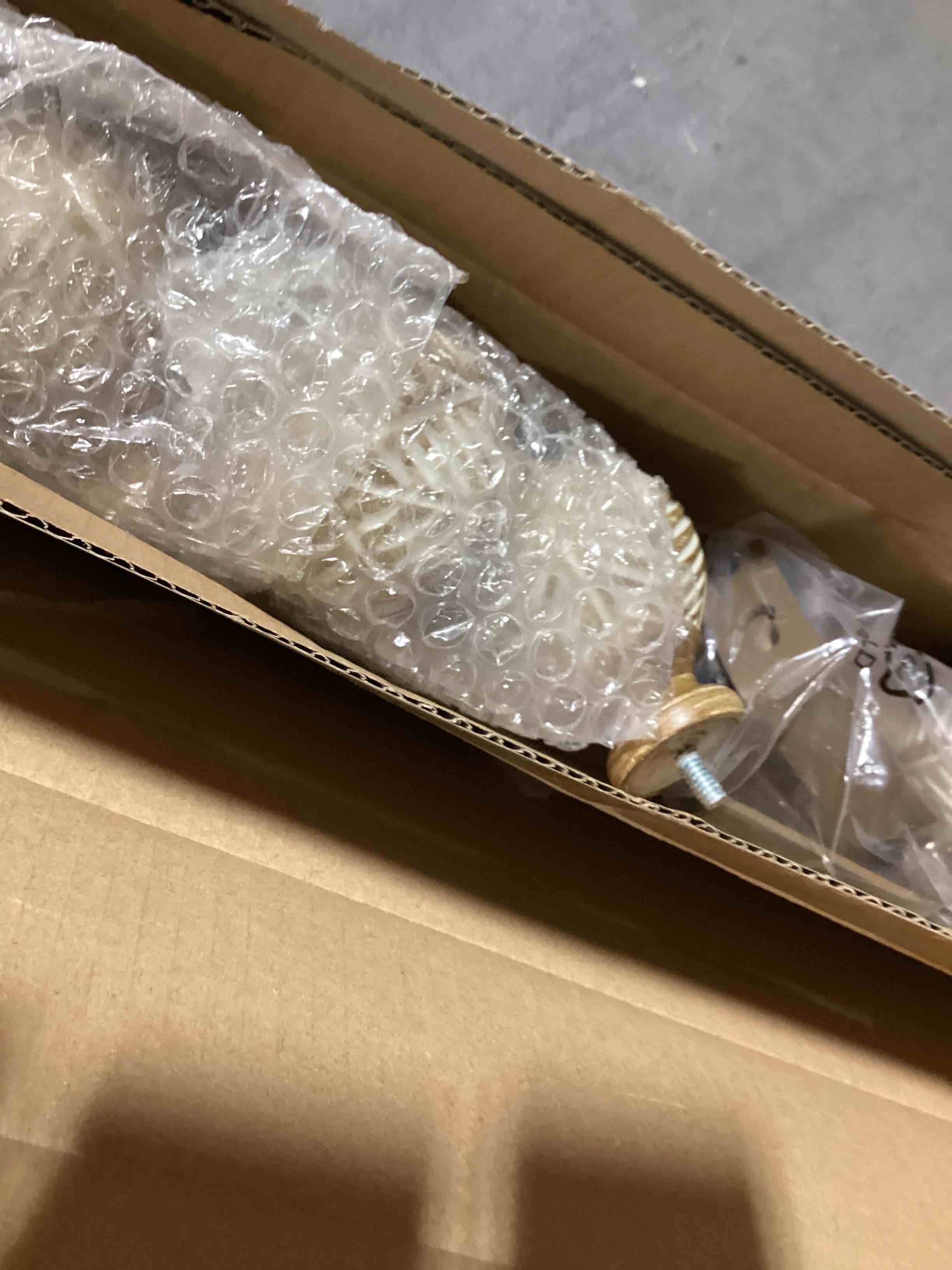 https://s3.amazonaws.com/lotting-images-prod/bidfta/GRA0087825_1729710253282.jpeg