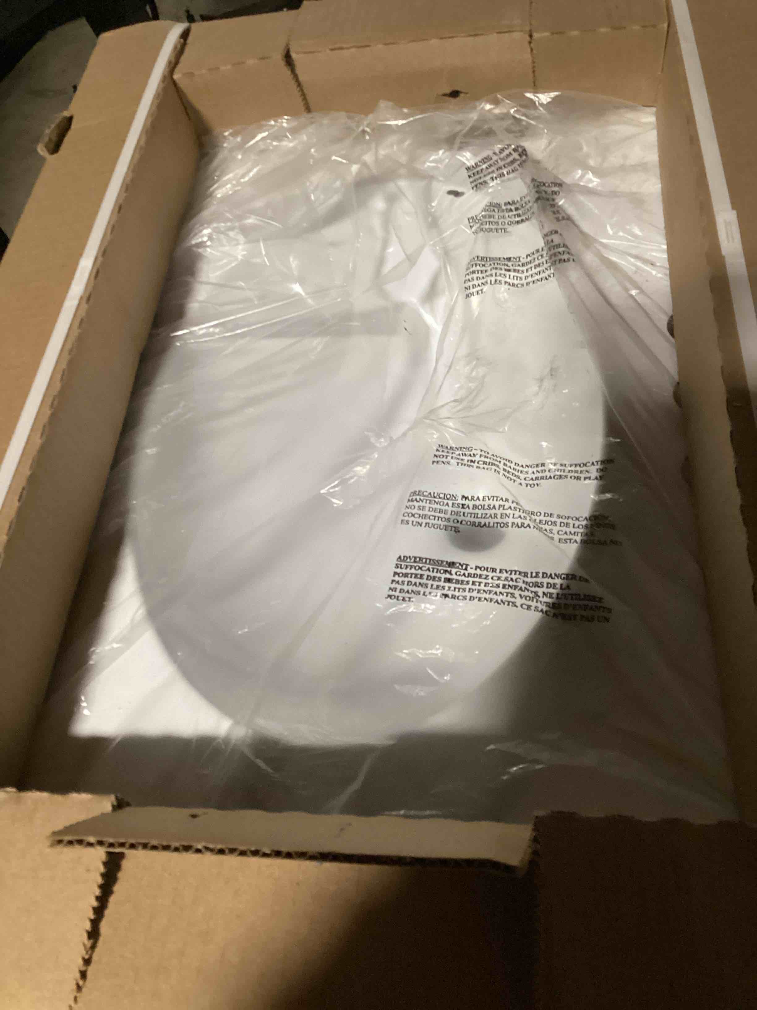https://s3.amazonaws.com/lotting-images-prod/bidfta/GRA0088475_1730222311564.jpeg