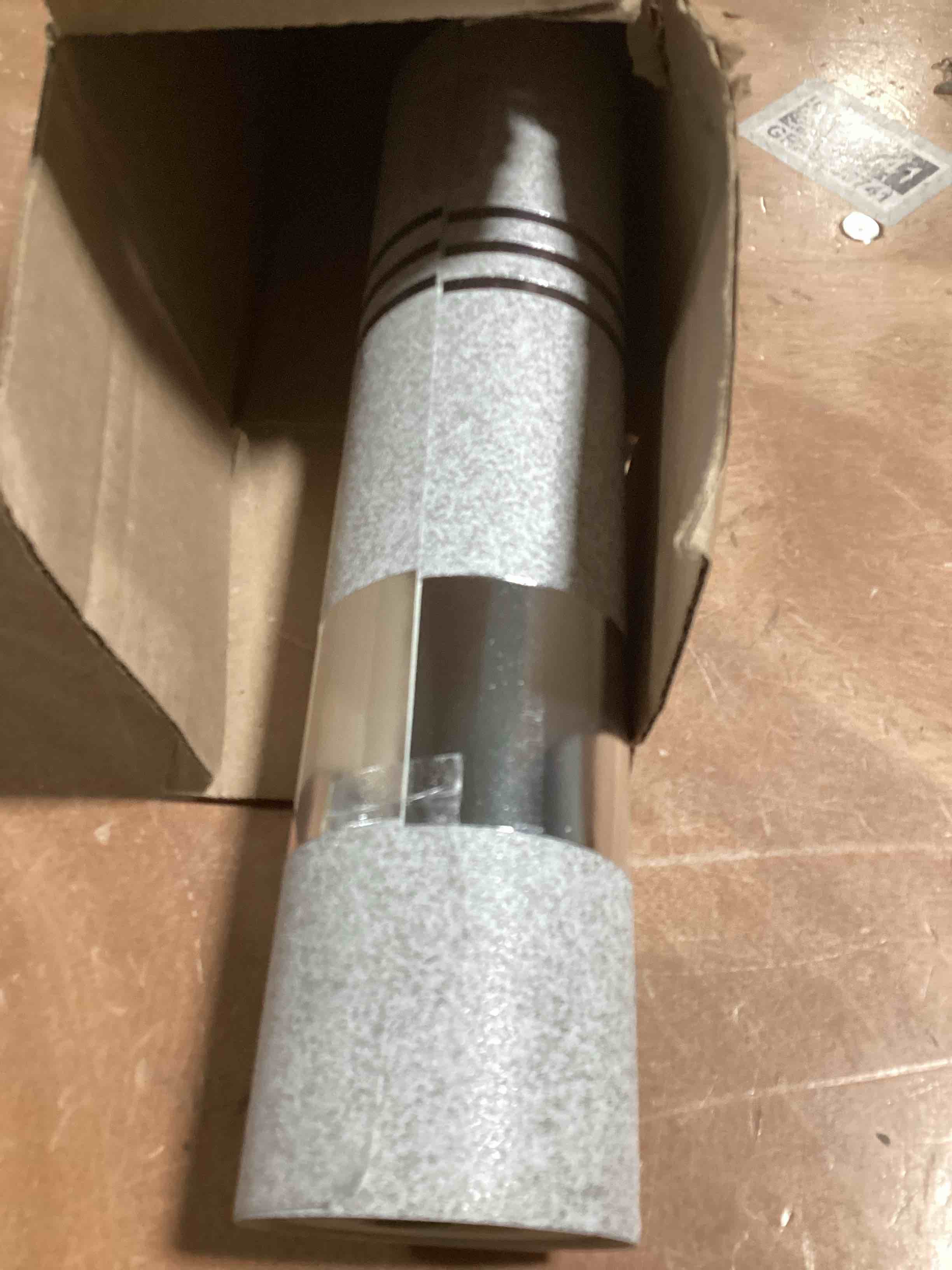 https://s3.amazonaws.com/lotting-images-prod/bidfta/GRA0088549_1730205123753.jpeg