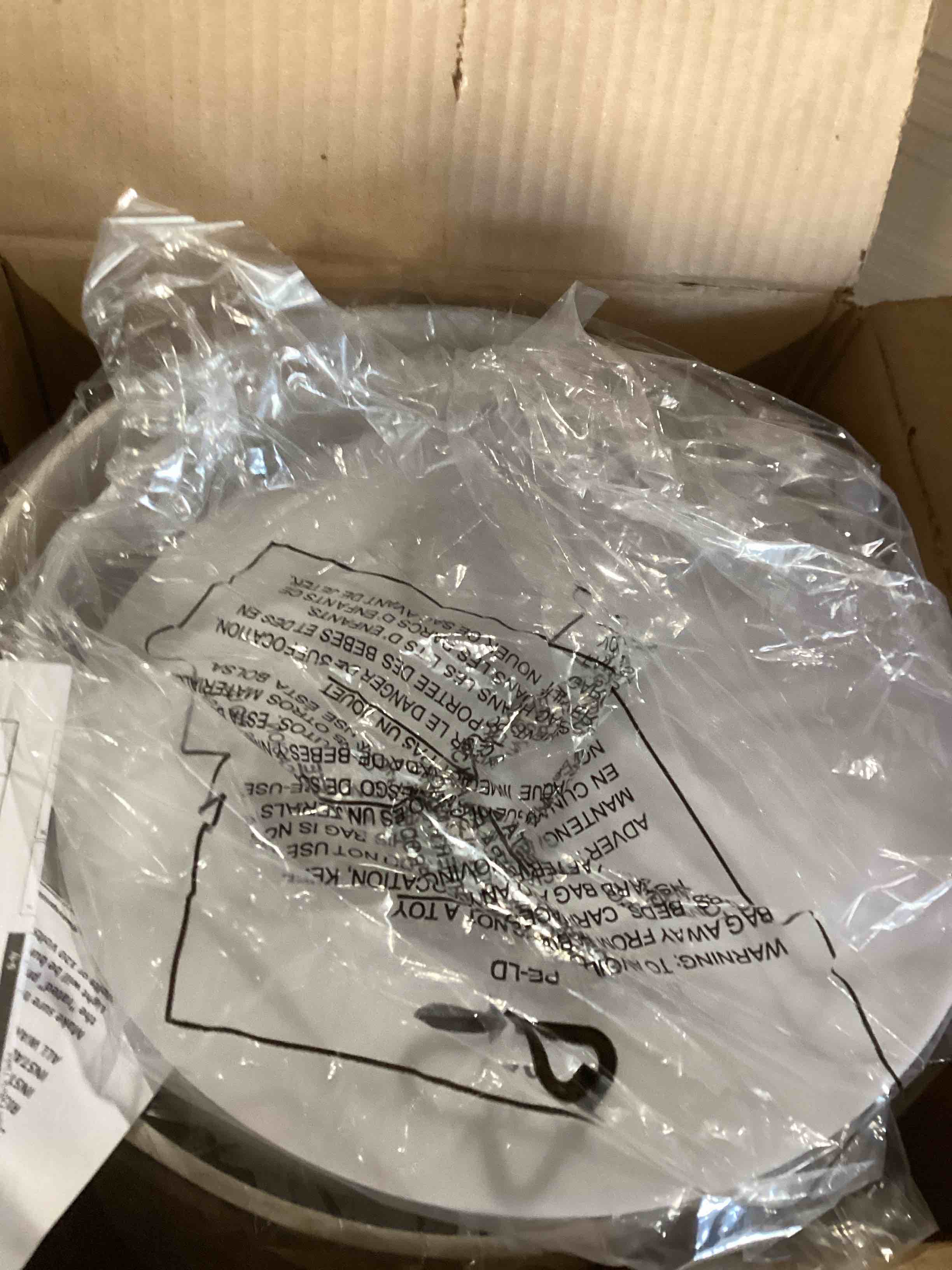 https://s3.amazonaws.com/lotting-images-prod/bidfta/GRA0089604_1729533070330.jpeg