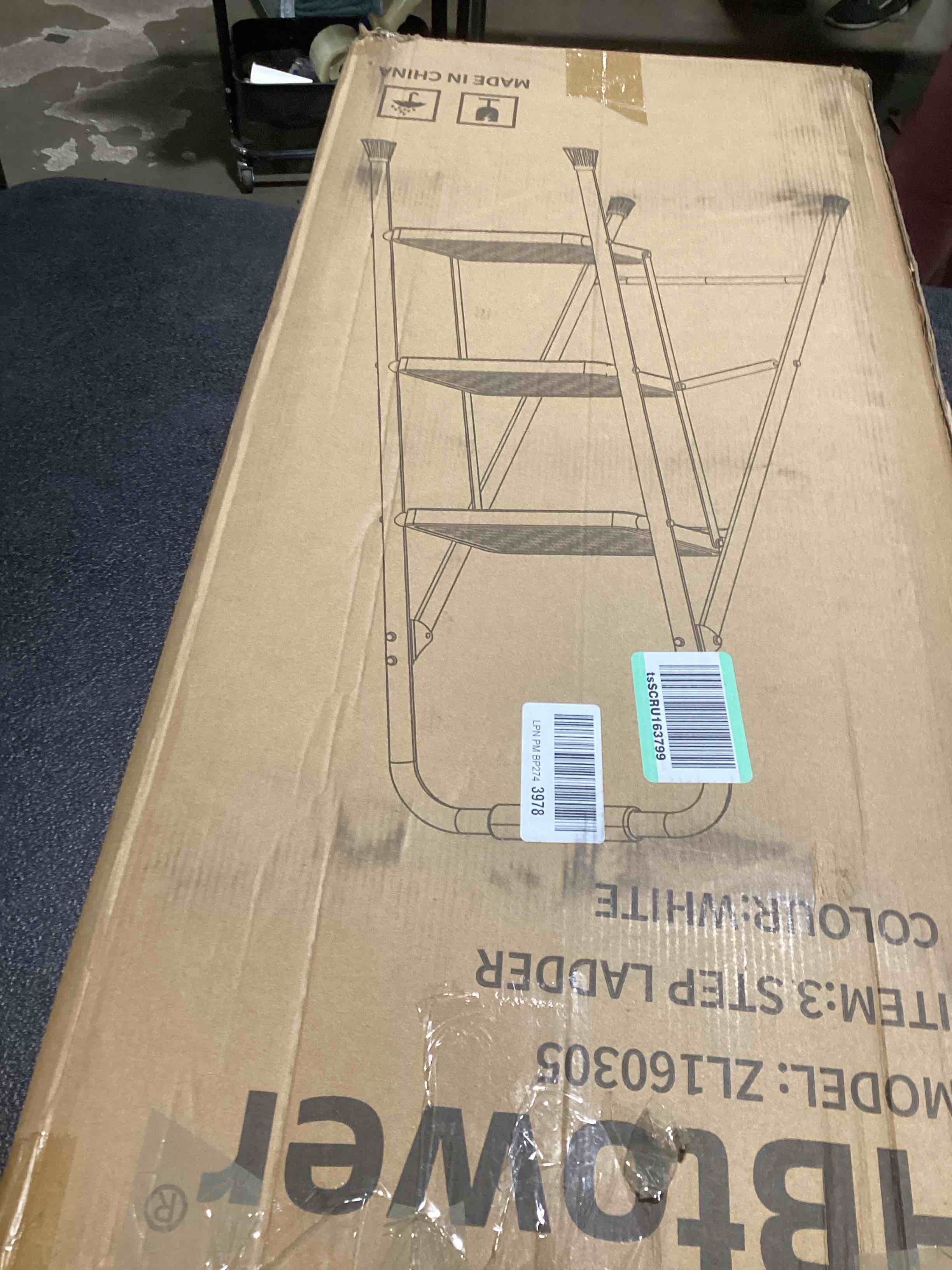 https://s3.amazonaws.com/lotting-images-prod/bidfta/GRA0089627_1729530241885.jpeg