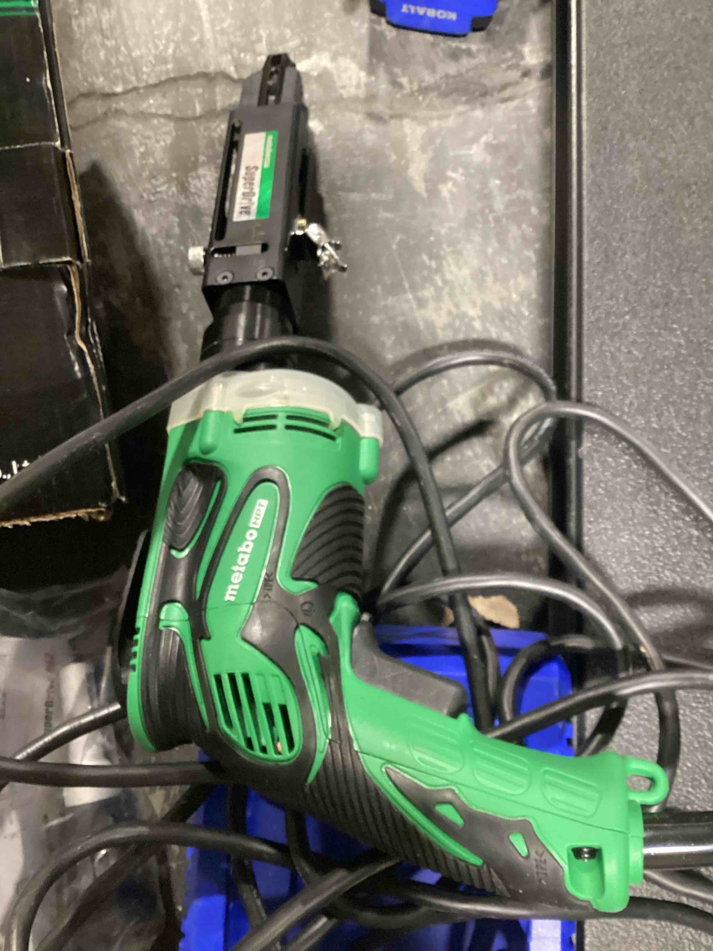 https://s3.amazonaws.com/lotting-images-prod/bidfta/GRA0089801_1729272151573.jpeg