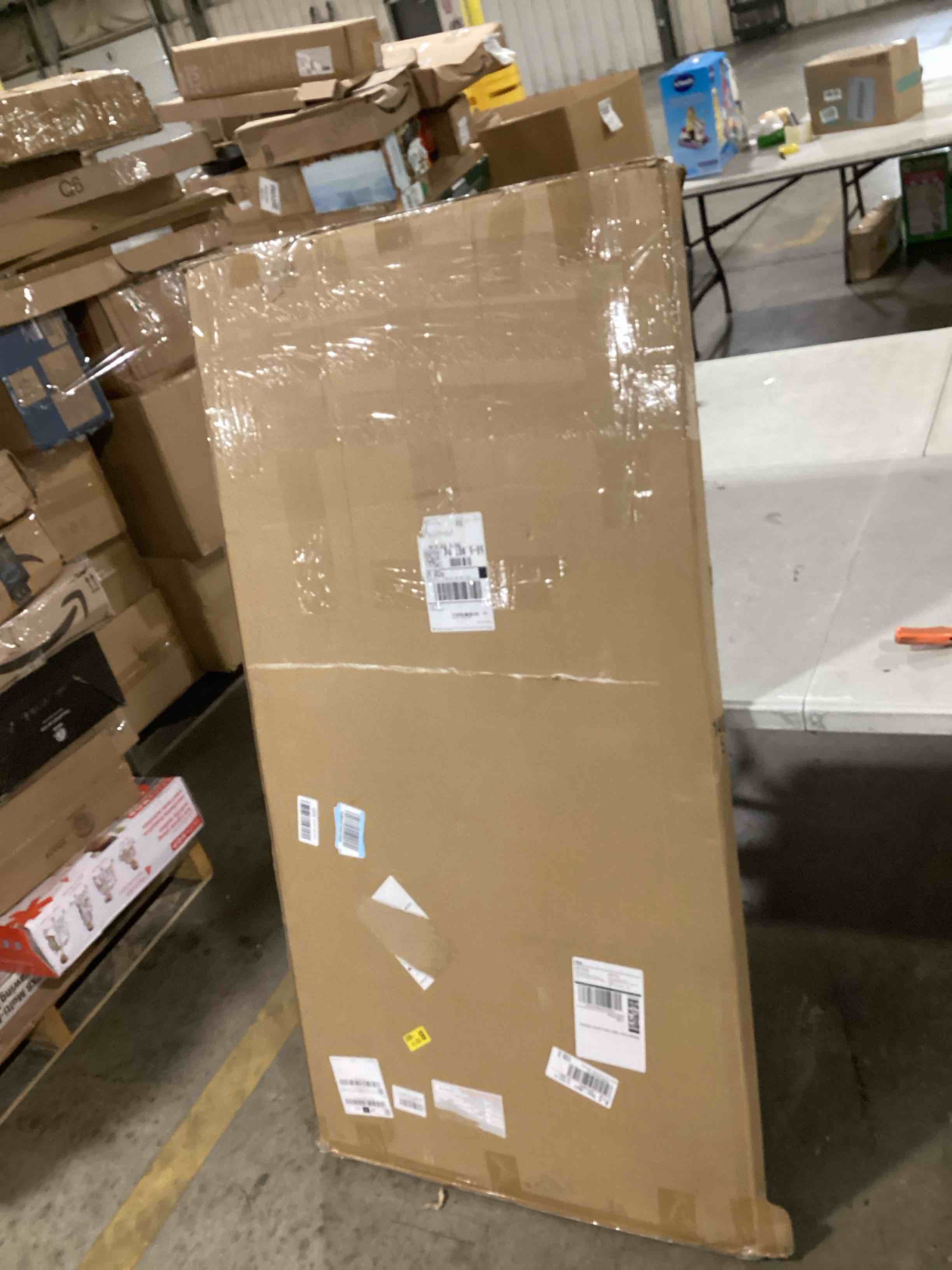 https://s3.amazonaws.com/lotting-images-prod/bidfta/GRA0090110_1732212354591.jpeg