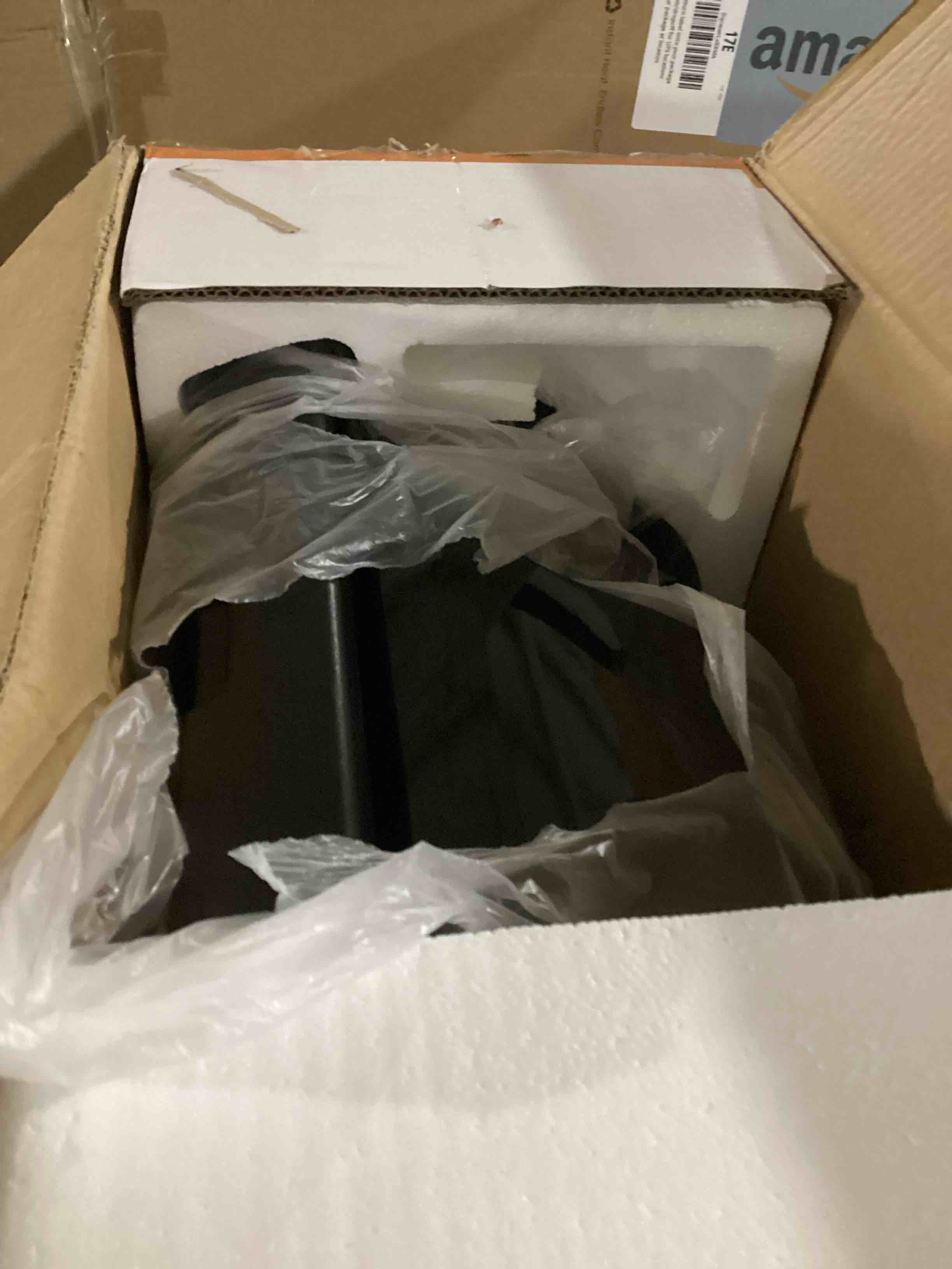 https://s3.amazonaws.com/lotting-images-prod/bidfta/GRA0090899_1731094998000.jpeg