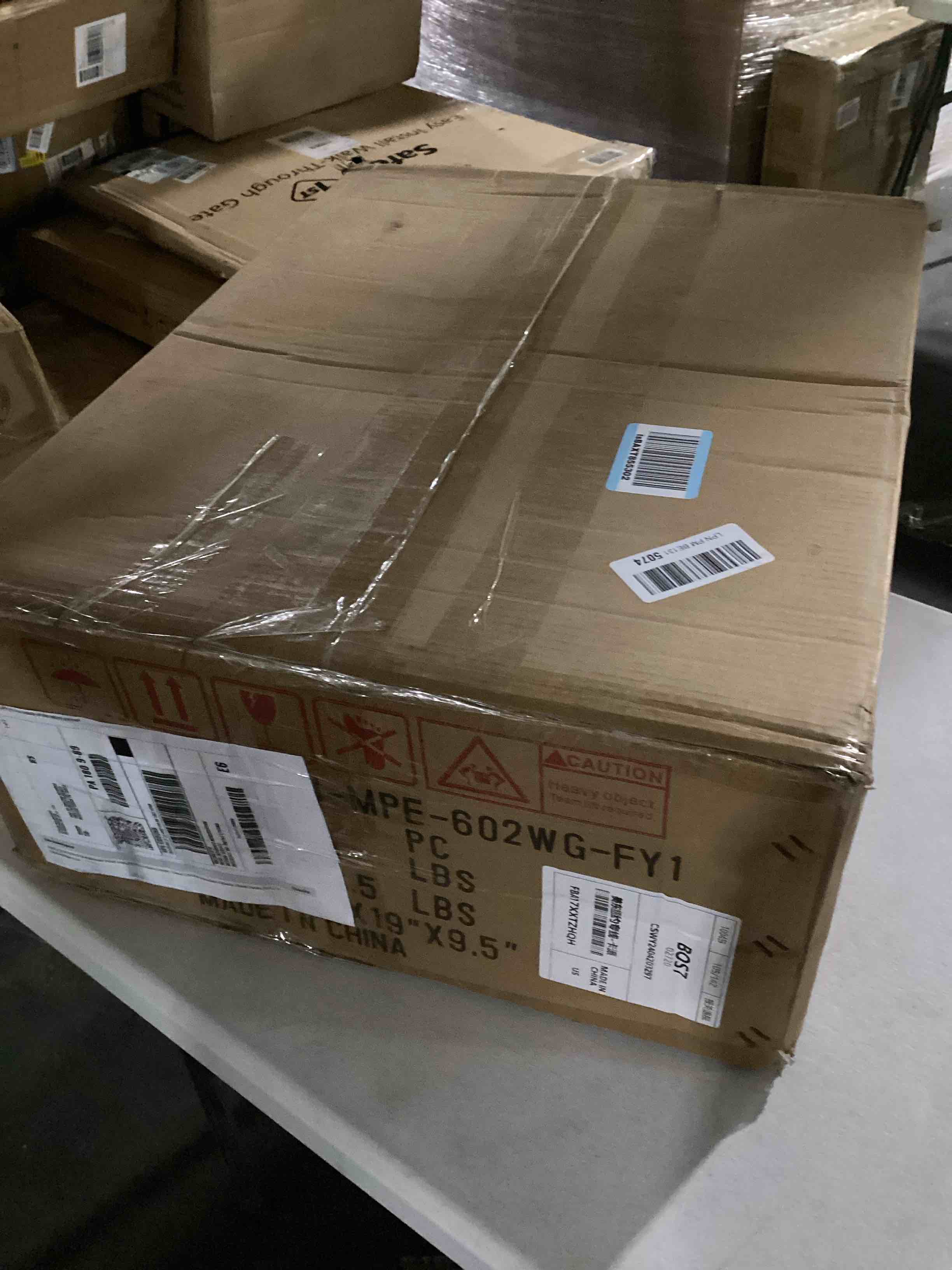 https://s3.amazonaws.com/lotting-images-prod/bidfta/GRA0090900_1731094849290.jpeg