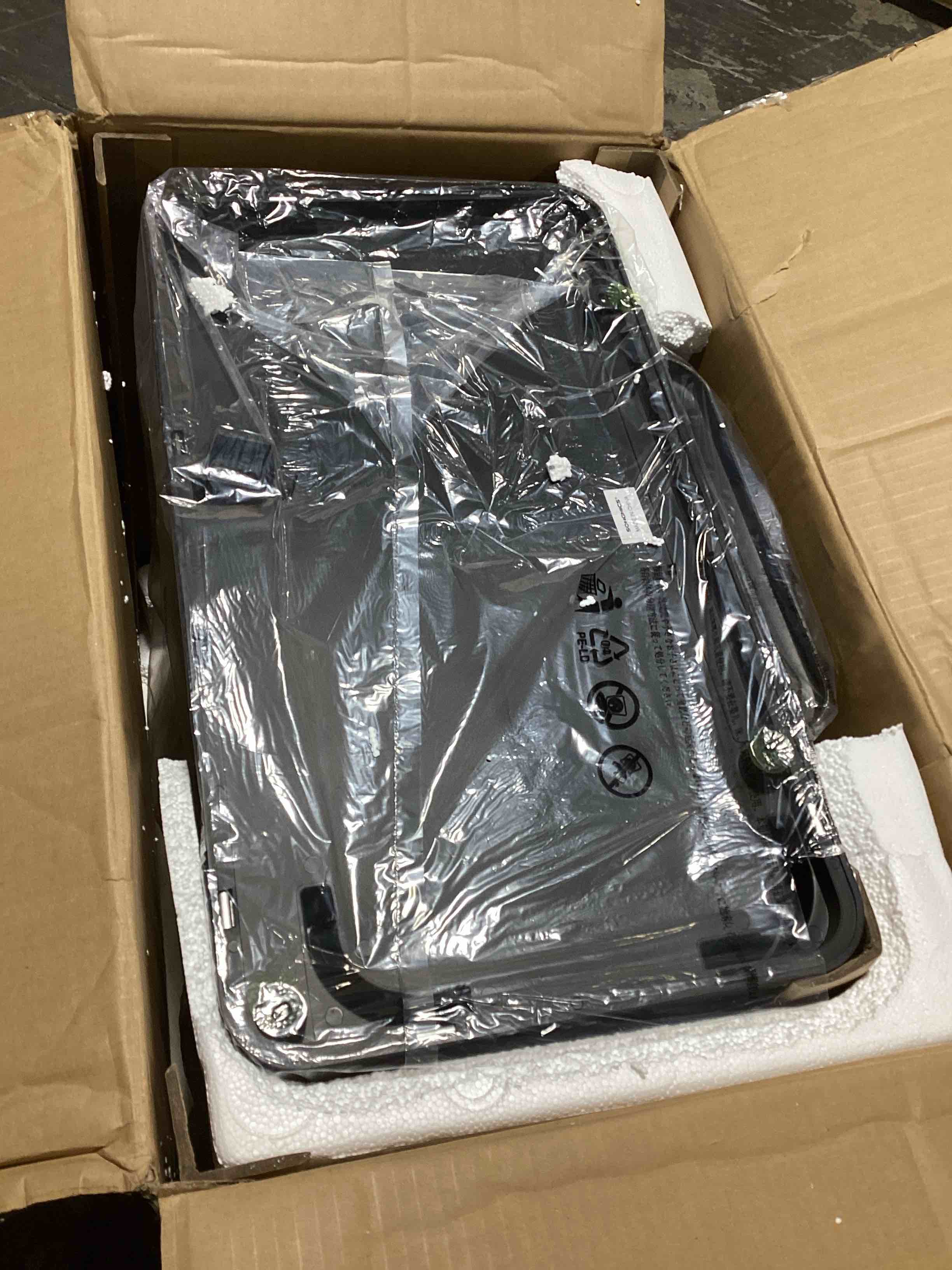 https://s3.amazonaws.com/lotting-images-prod/bidfta/GRA0091985_1730488168850.jpeg
