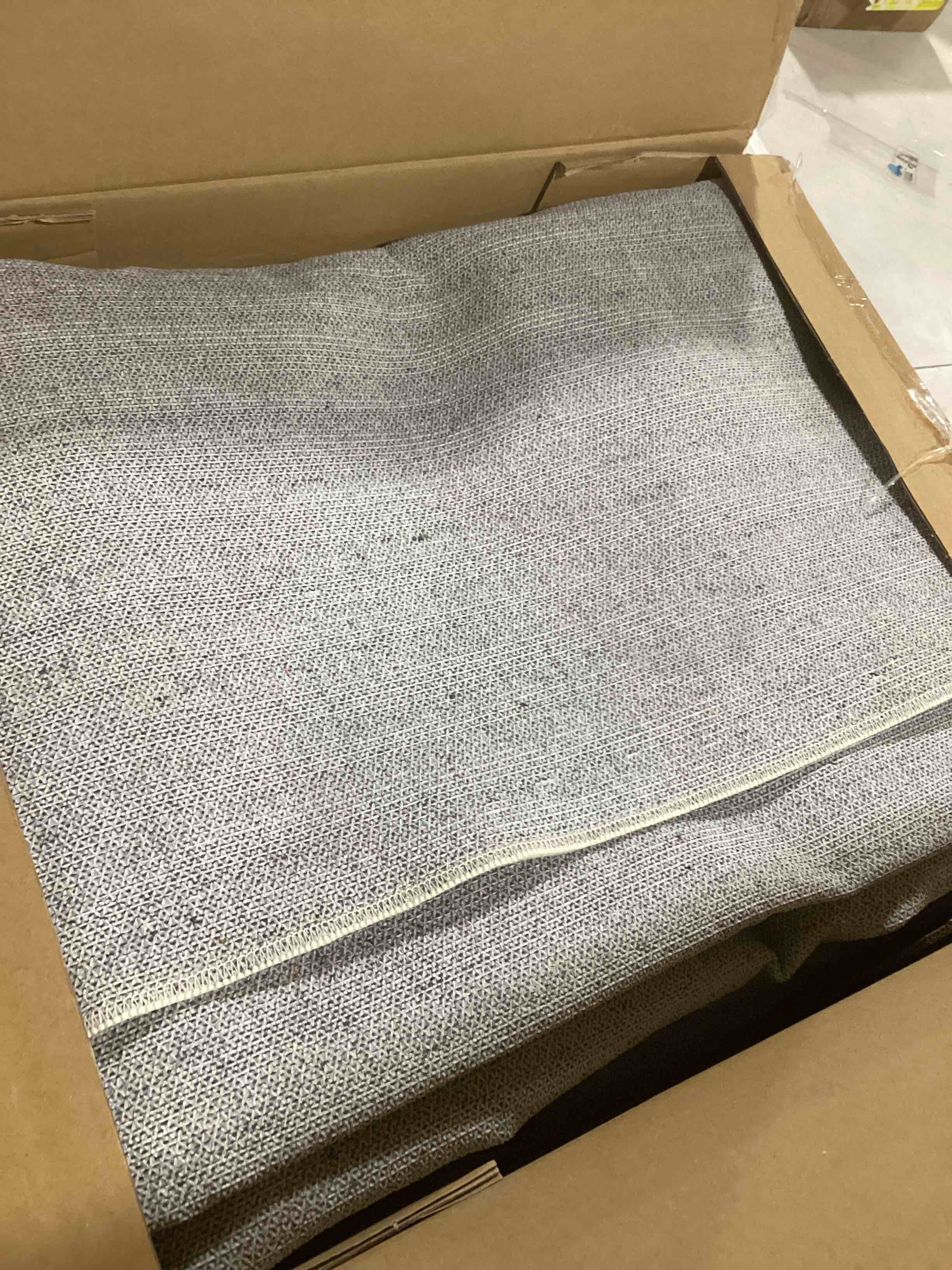https://s3.amazonaws.com/lotting-images-prod/bidfta/GRA0094443_1733586679588.jpeg