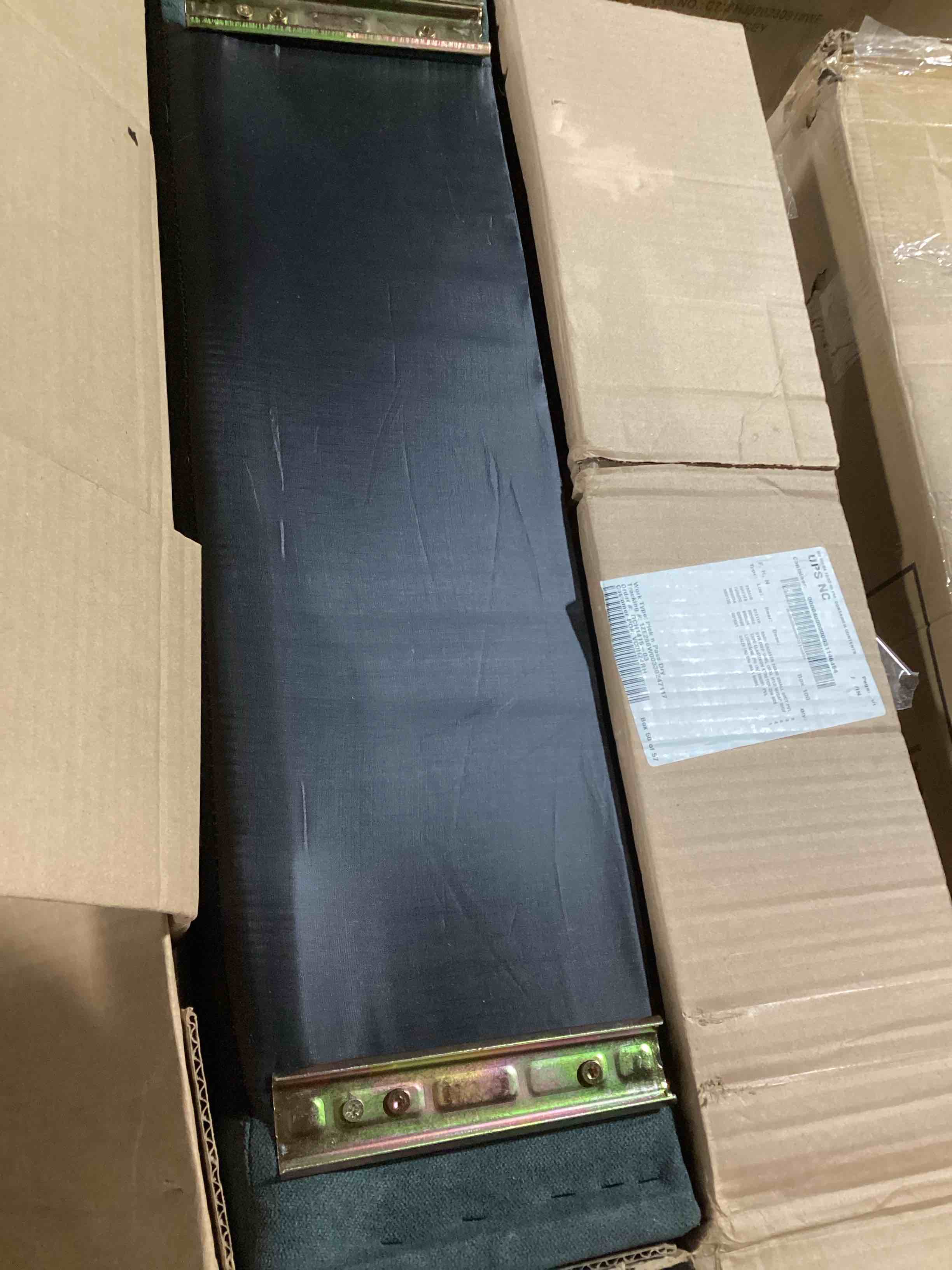 https://s3.amazonaws.com/lotting-images-prod/bidfta/GRA0095596_1731343745369.jpeg