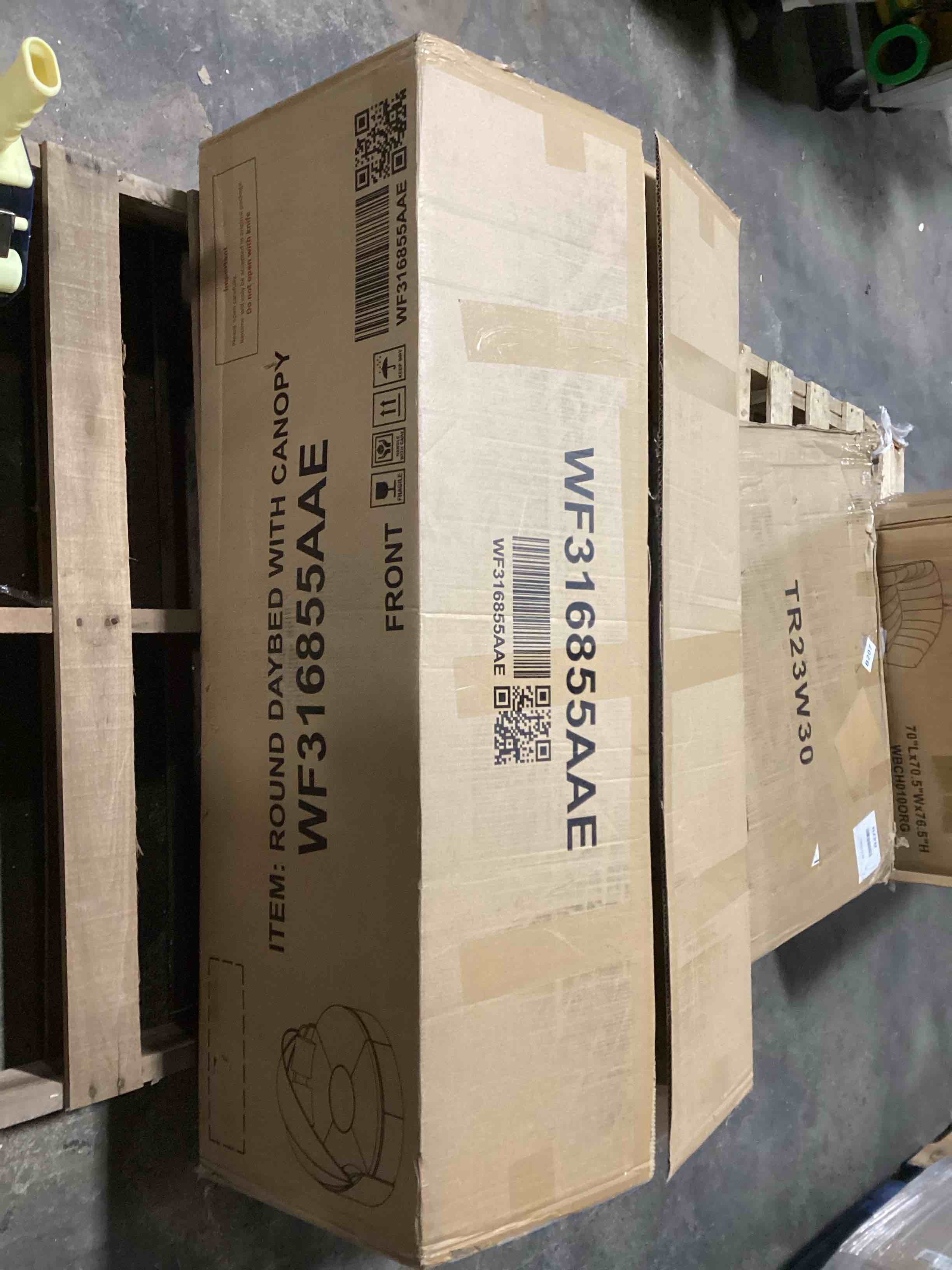 https://s3.amazonaws.com/lotting-images-prod/bidfta/GRA0095624_1731335287469.jpeg
