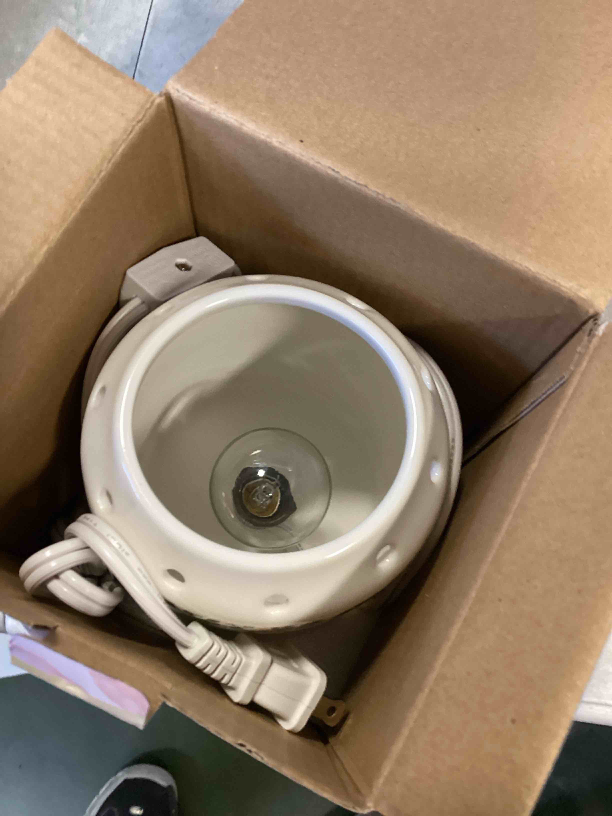 https://s3.amazonaws.com/lotting-images-prod/bidfta/GRA0096115_1728401757552.jpeg