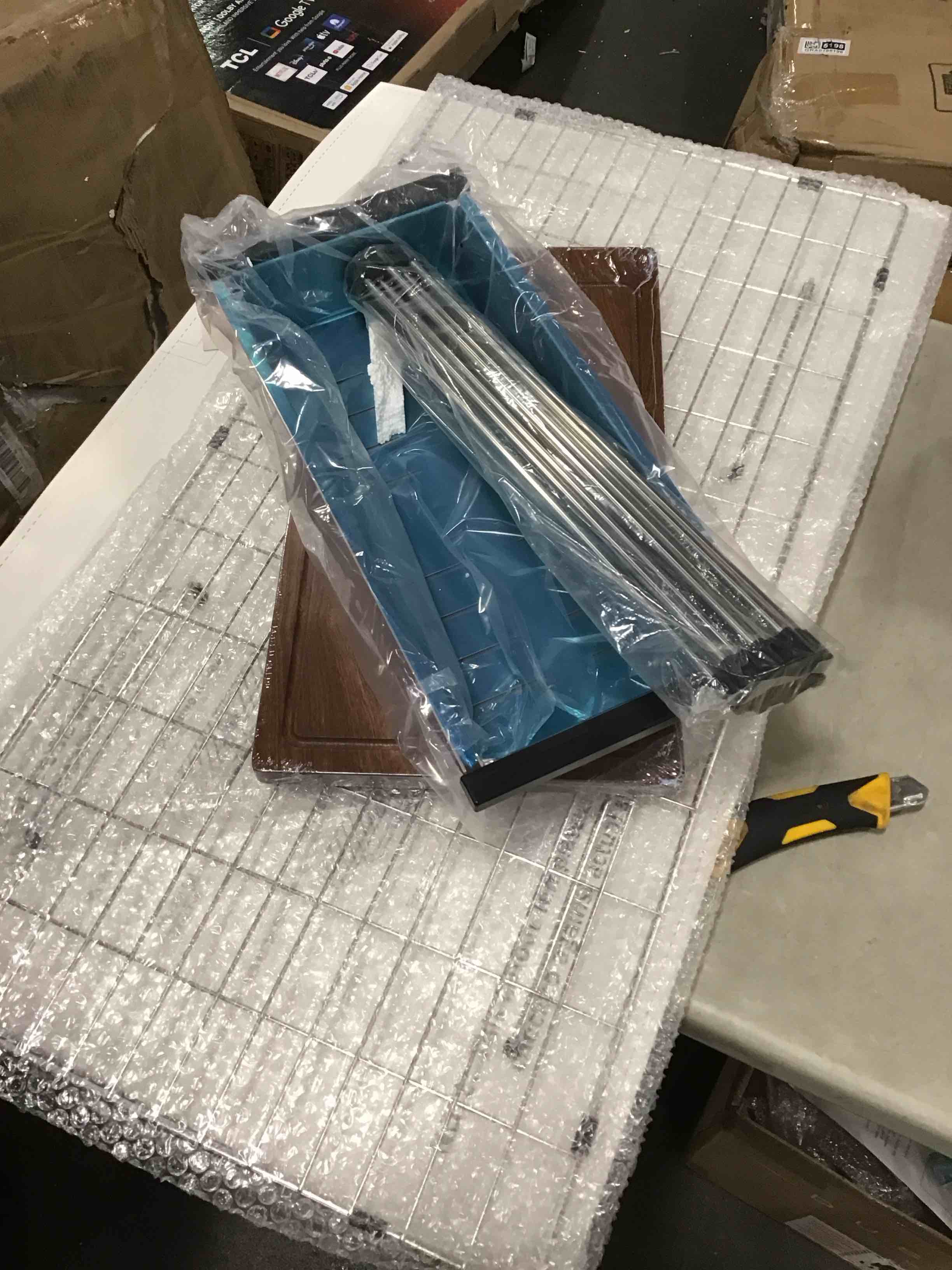 https://s3.amazonaws.com/lotting-images-prod/bidfta/GRA0100211_1730839102667.jpeg