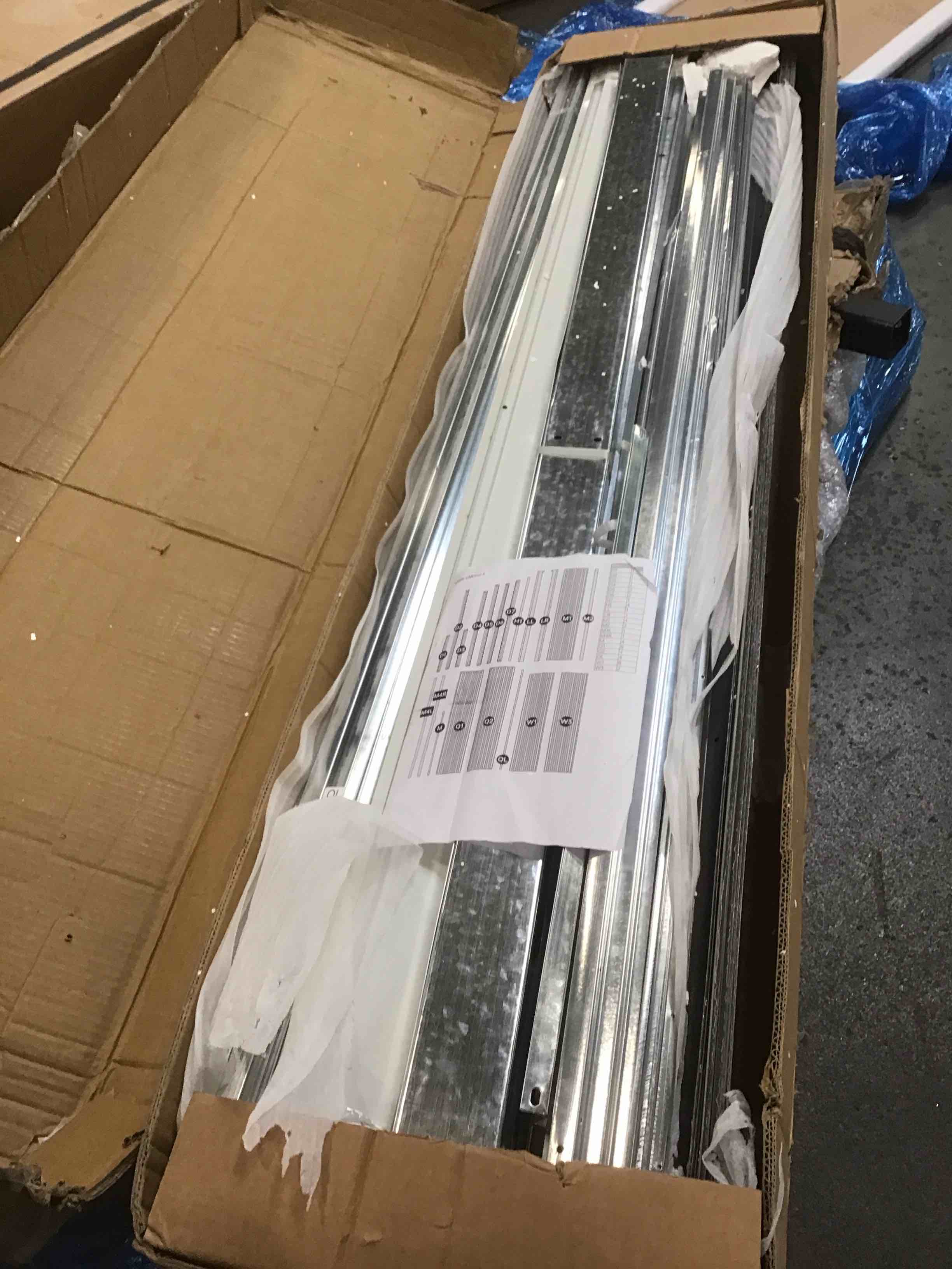 https://s3.amazonaws.com/lotting-images-prod/bidfta/GRA0100537_1730487340399.jpeg