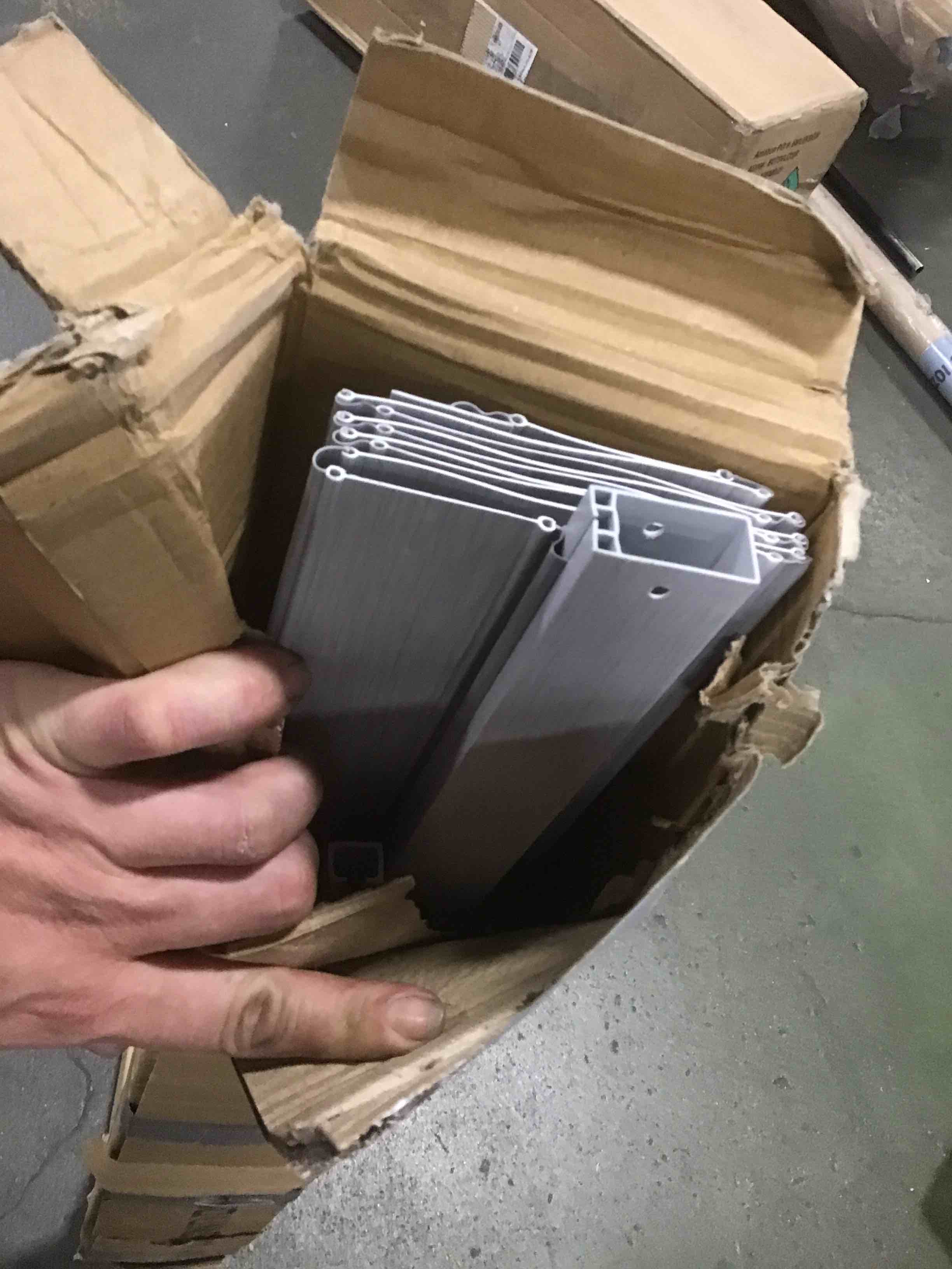 https://s3.amazonaws.com/lotting-images-prod/bidfta/GRA0100578_1730469116751.jpeg