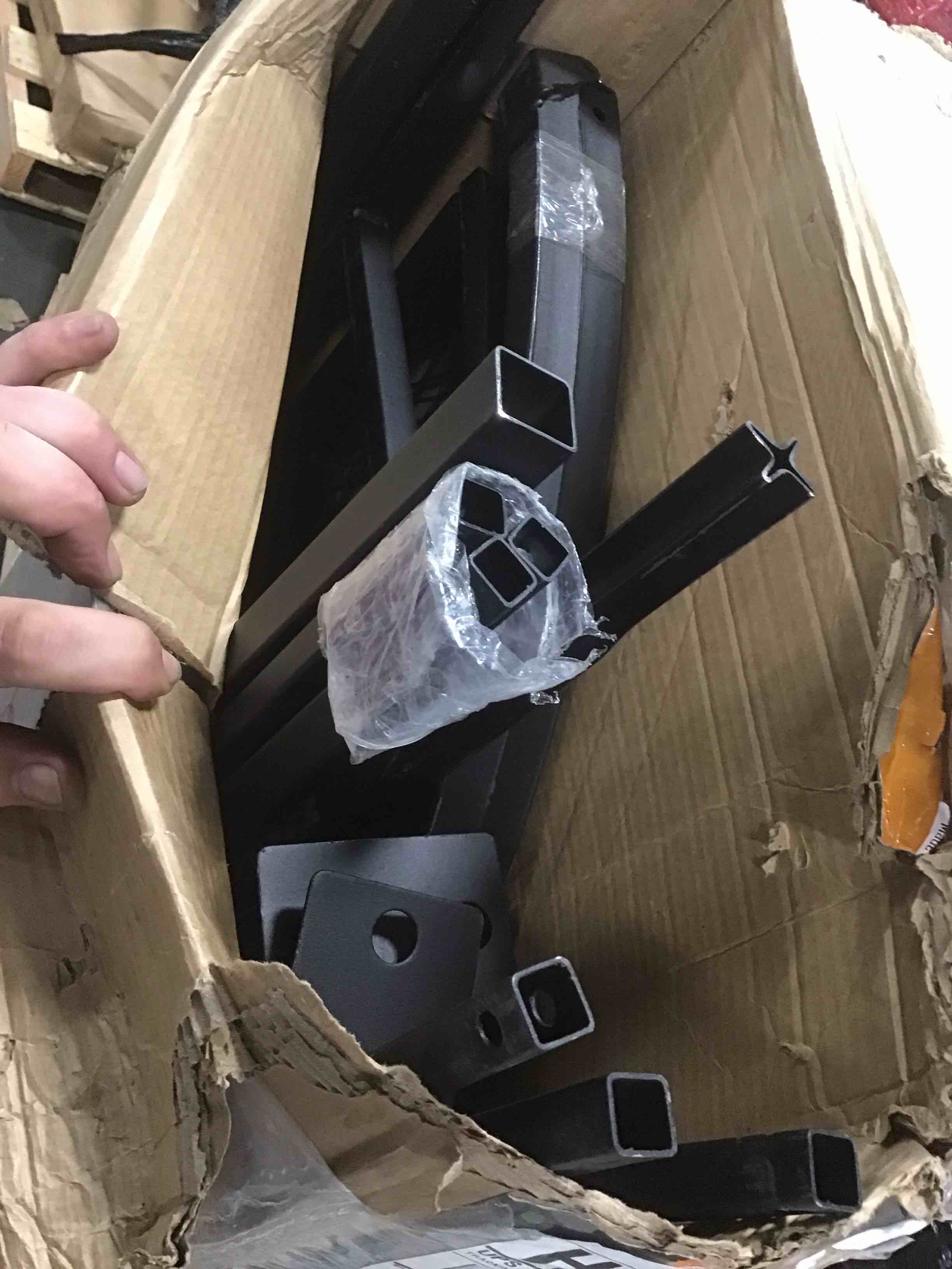 https://s3.amazonaws.com/lotting-images-prod/bidfta/GRA0100632_1730392743016.jpeg