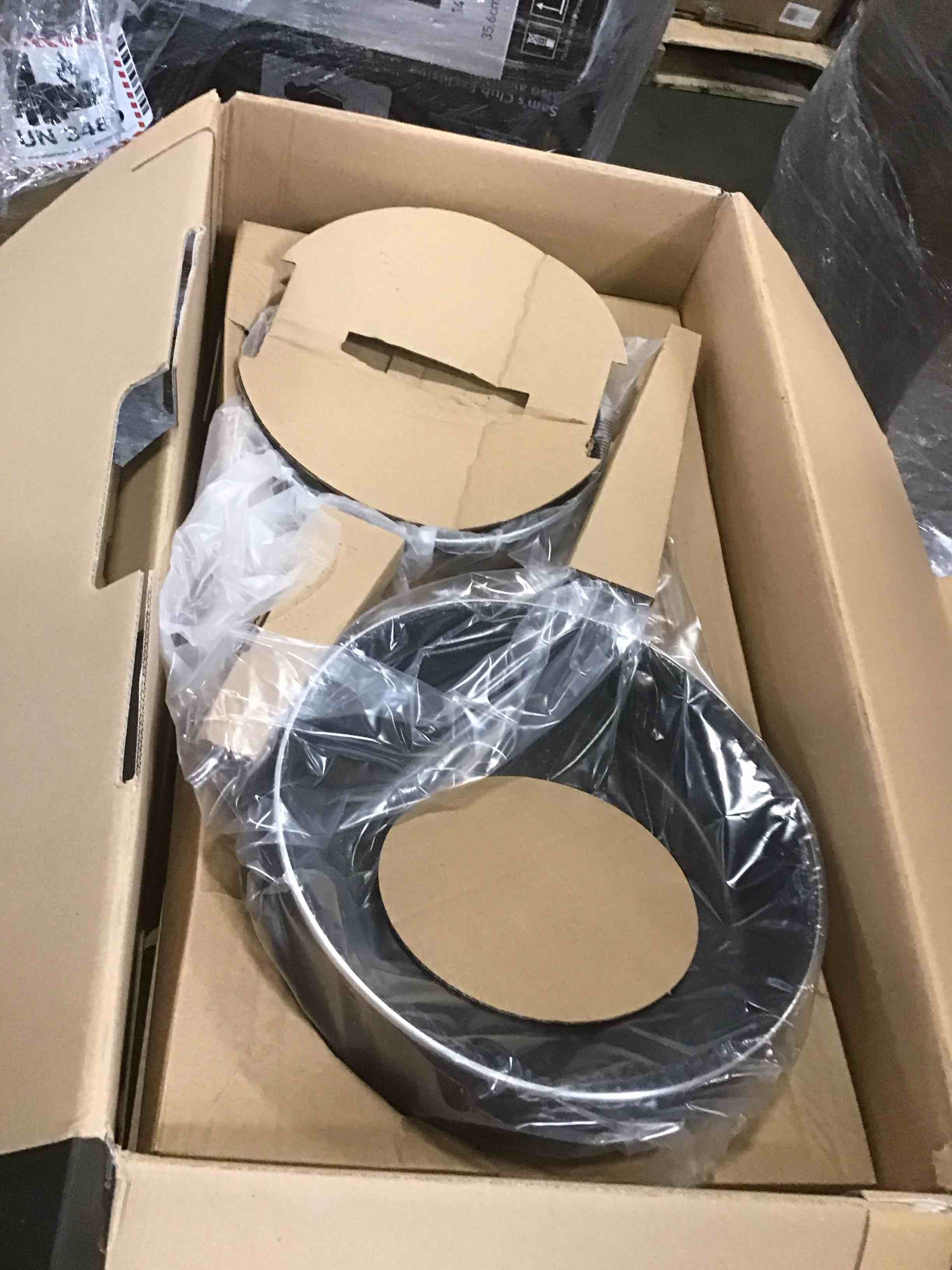 https://s3.amazonaws.com/lotting-images-prod/bidfta/GRA0101136_1729877598607.jpeg