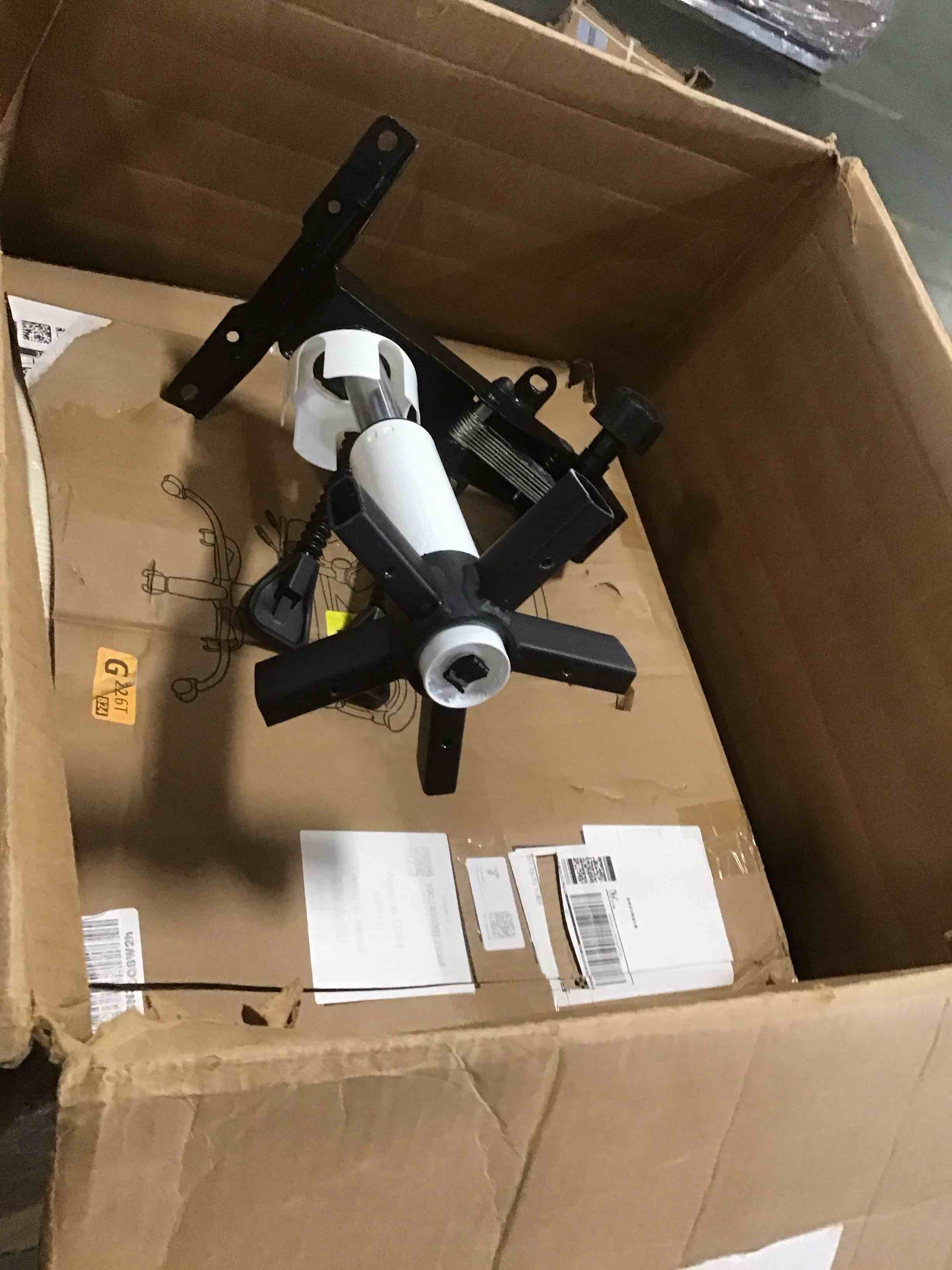 https://s3.amazonaws.com/lotting-images-prod/bidfta/GRA0101251_1729790754134.jpeg