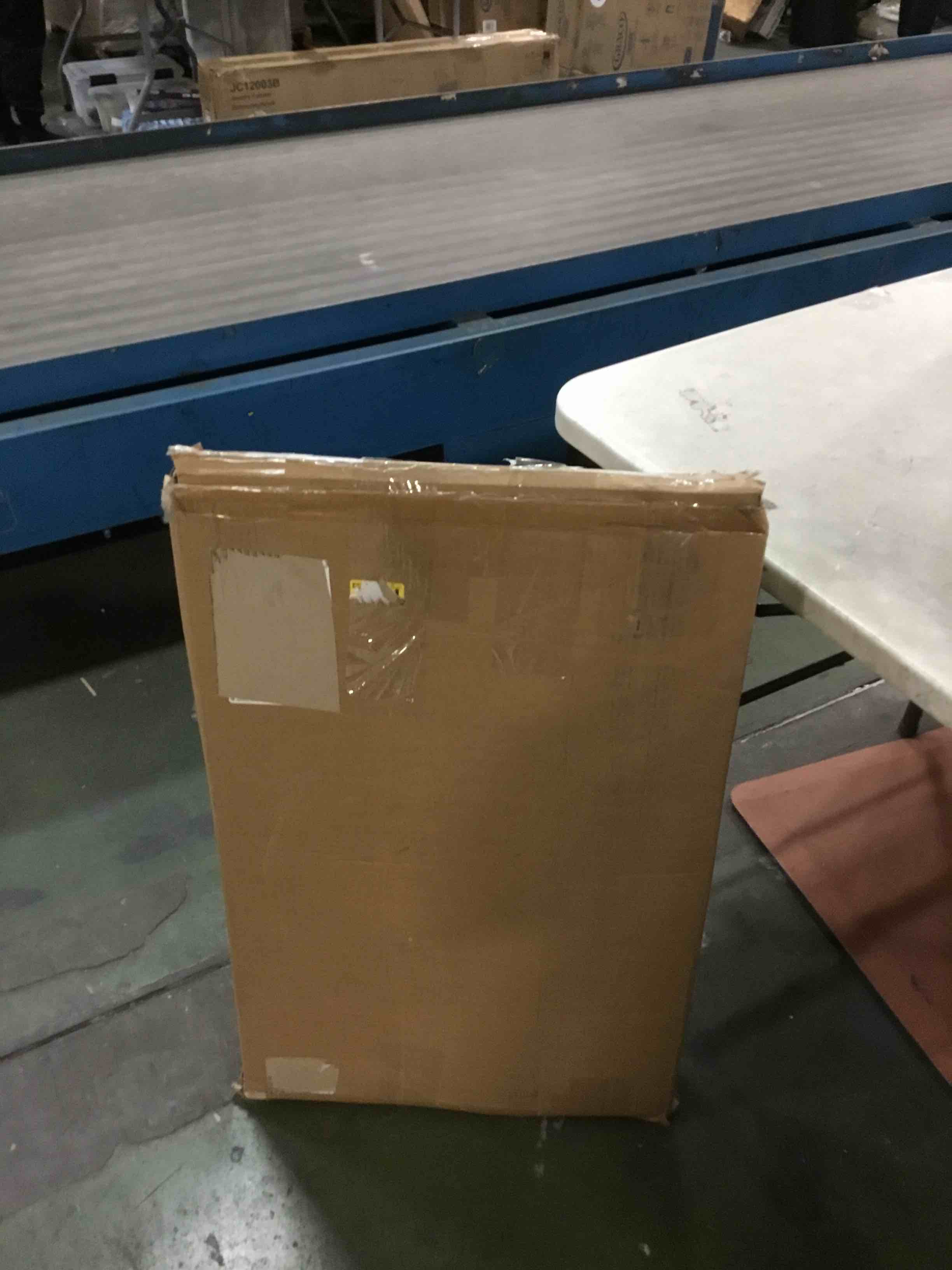 https://s3.amazonaws.com/lotting-images-prod/bidfta/GRA0102060_1728012214789.jpeg