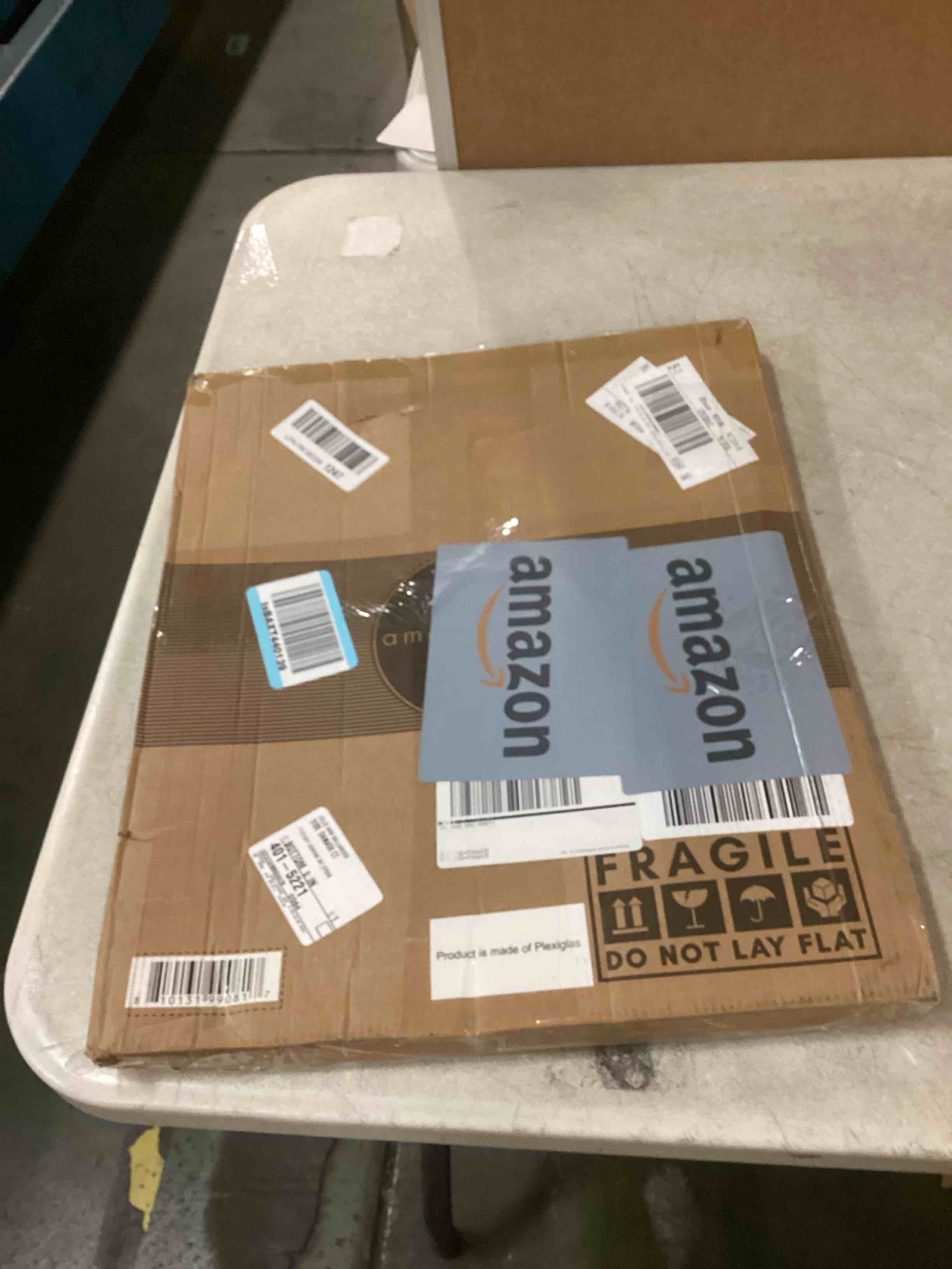 https://s3.amazonaws.com/lotting-images-prod/bidfta/GRA0102371_1727916560414.jpeg