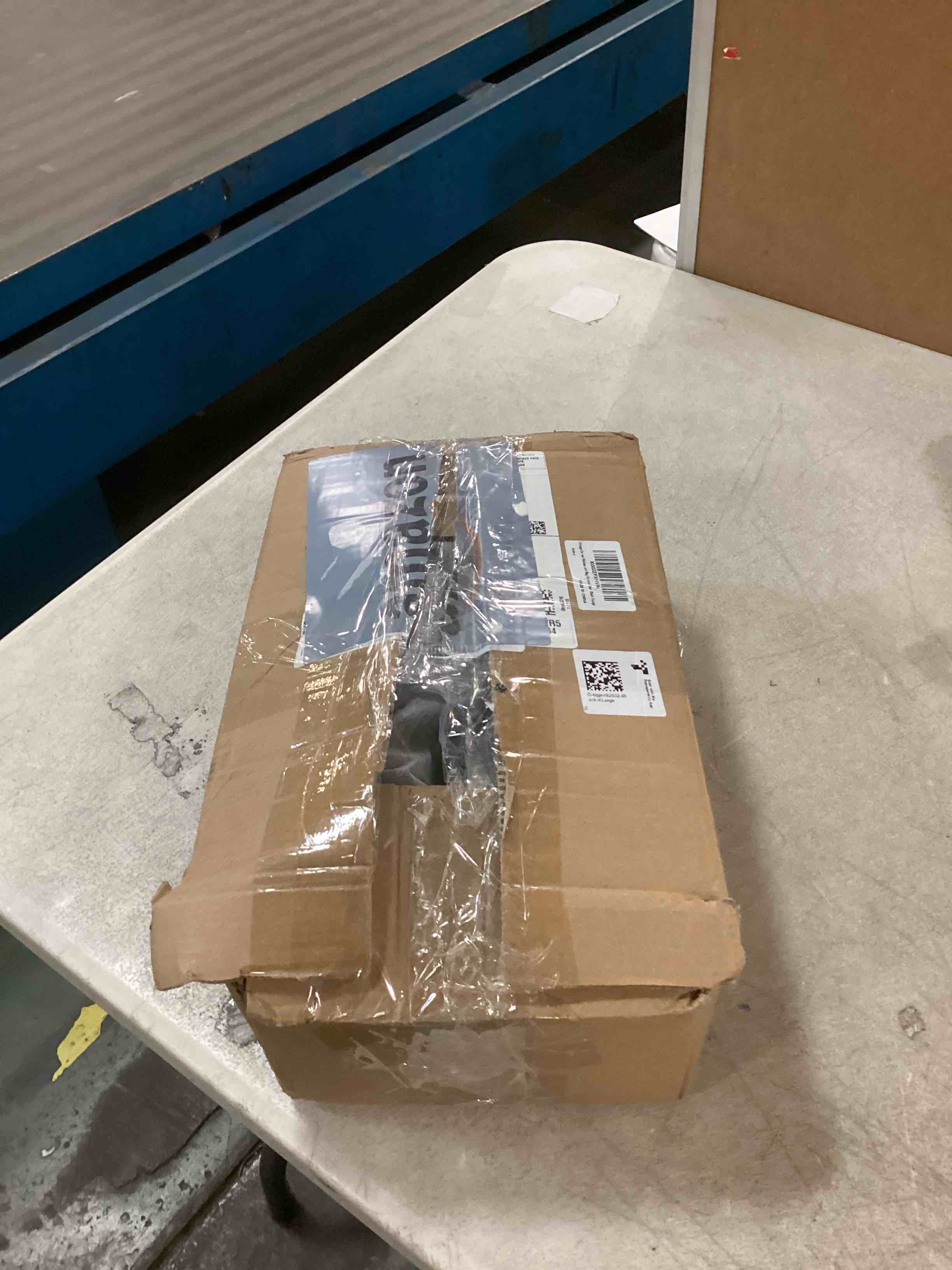 https://s3.amazonaws.com/lotting-images-prod/bidfta/GRA0102386_1727915502337.jpeg