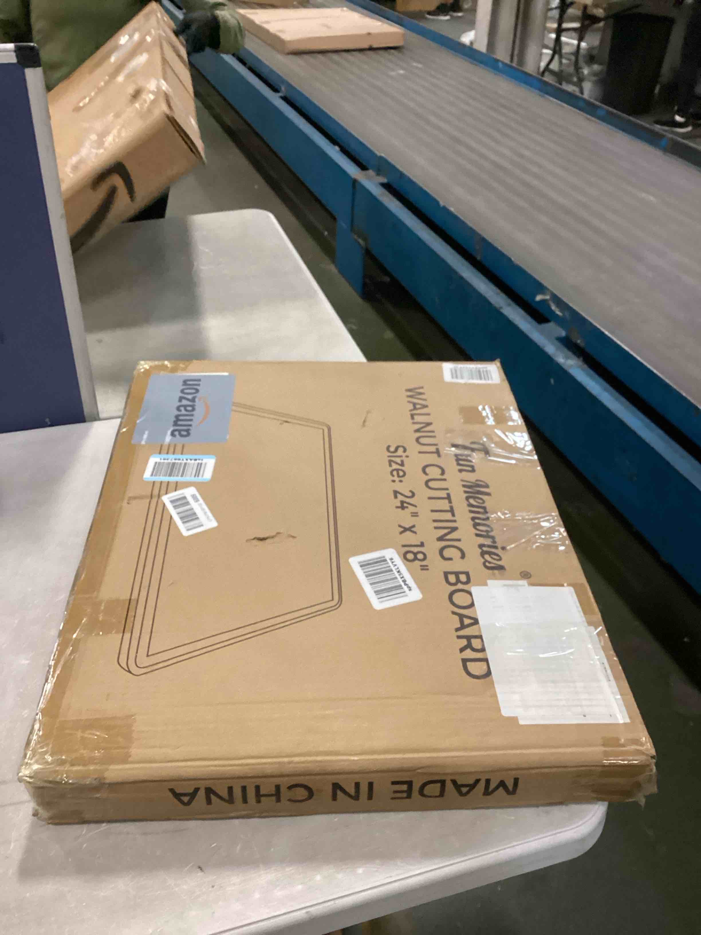https://s3.amazonaws.com/lotting-images-prod/bidfta/GRA0103094_1727531024065.jpeg