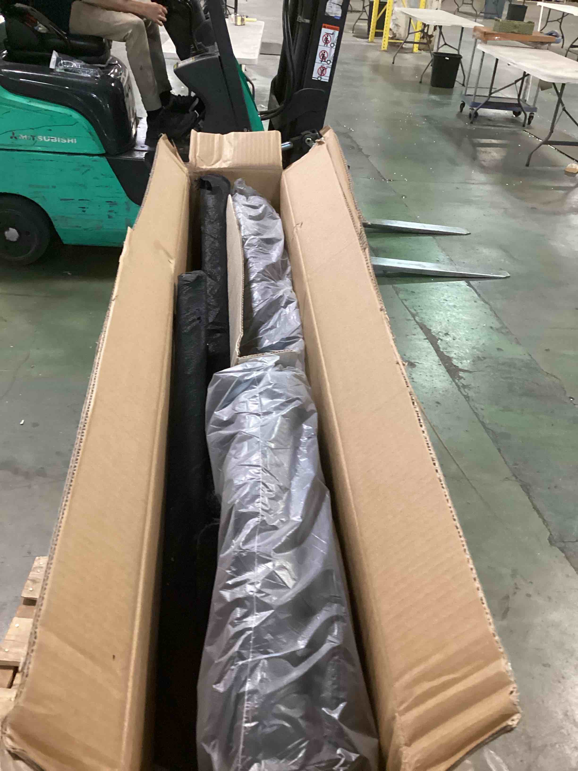 https://s3.amazonaws.com/lotting-images-prod/bidfta/GRA0103162_1727499825056.jpeg