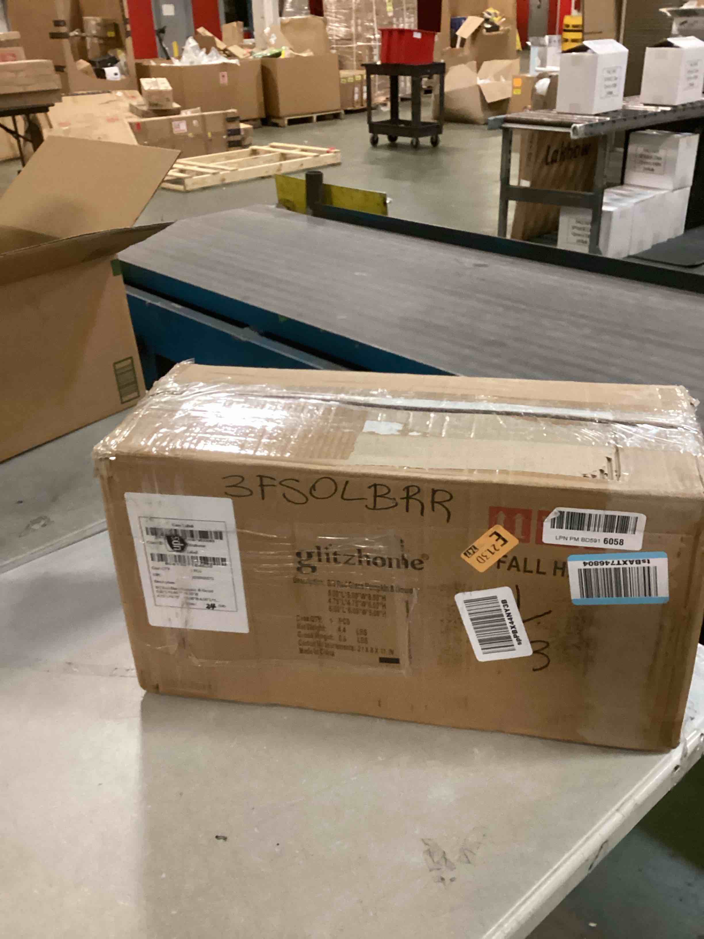 https://s3.amazonaws.com/lotting-images-prod/bidfta/GRA0103373_1727408820316.jpeg
