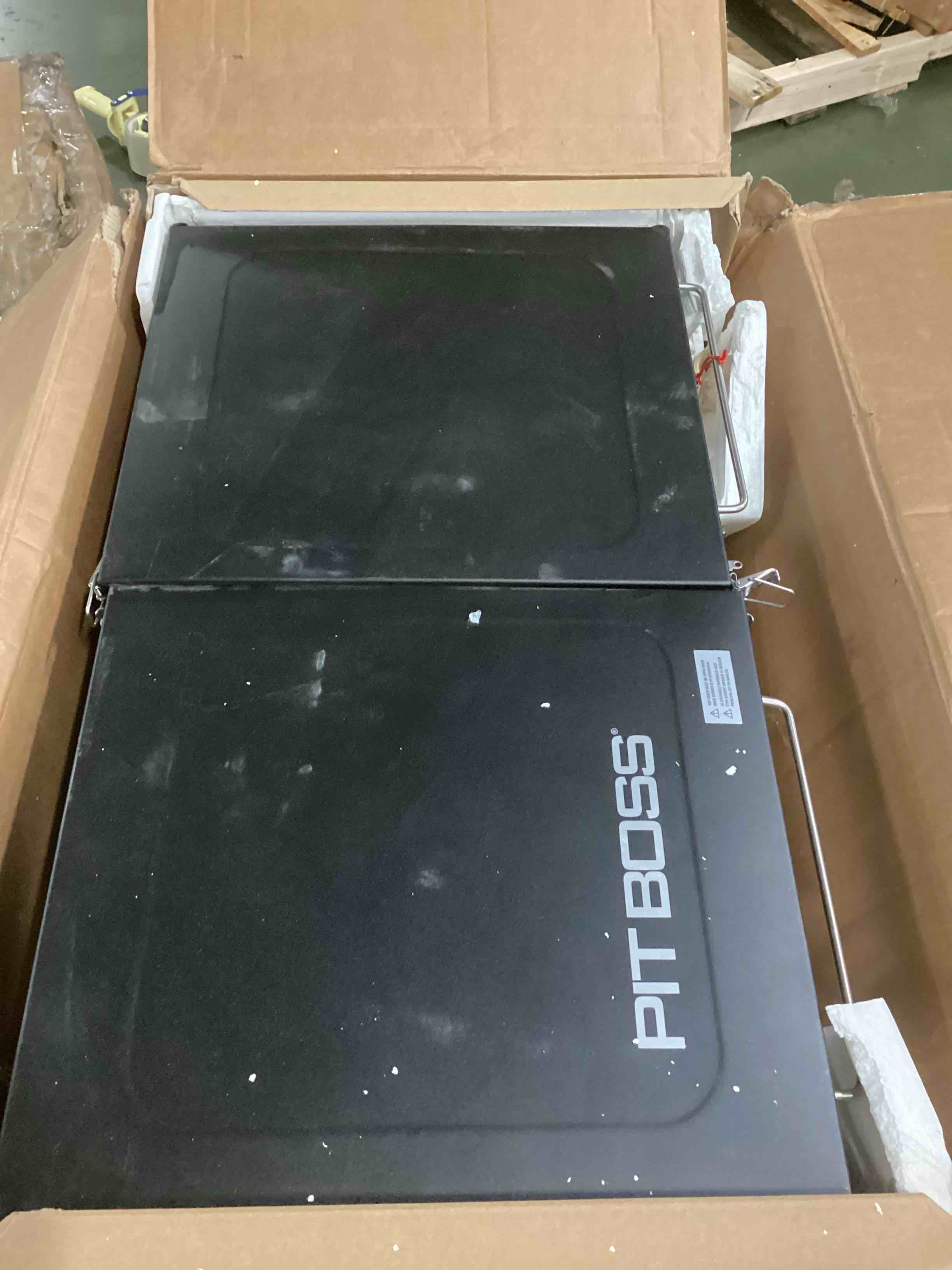 https://s3.amazonaws.com/lotting-images-prod/bidfta/GRA0103993_1727127281779.jpeg