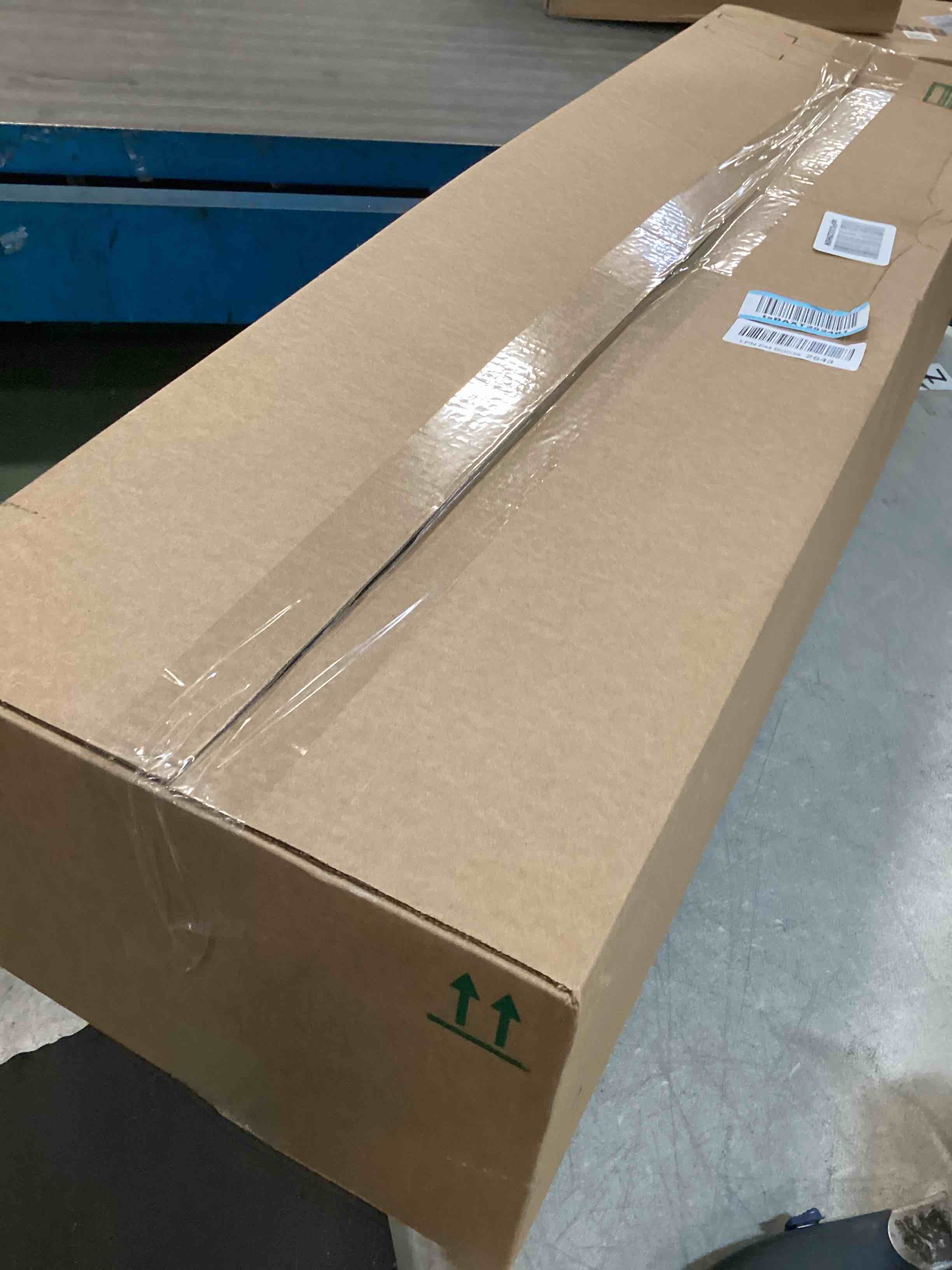 https://s3.amazonaws.com/lotting-images-prod/bidfta/GRA0105156_1727365972263.jpeg