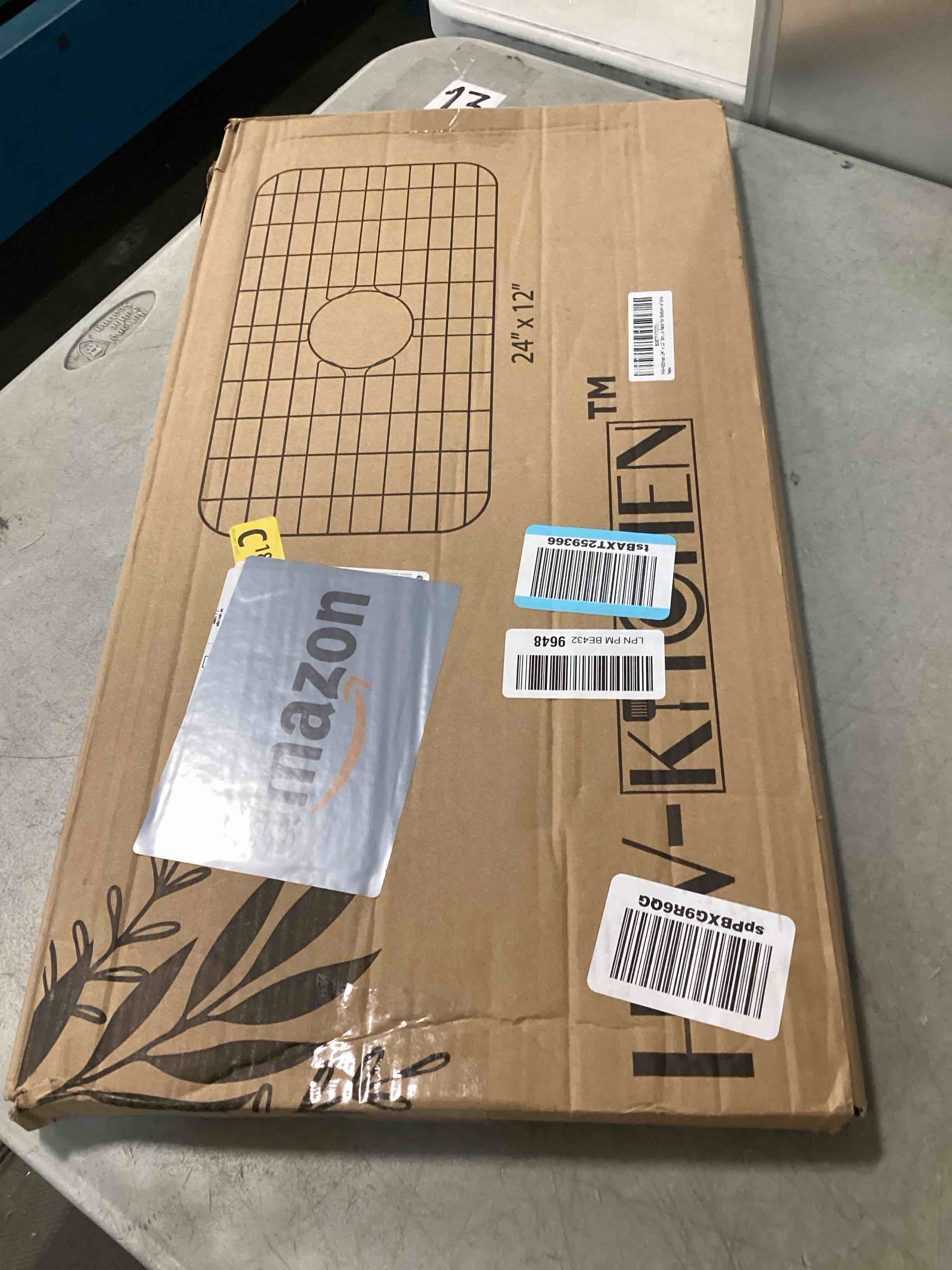 https://s3.amazonaws.com/lotting-images-prod/bidfta/GRA0105913_1727101978154.jpeg