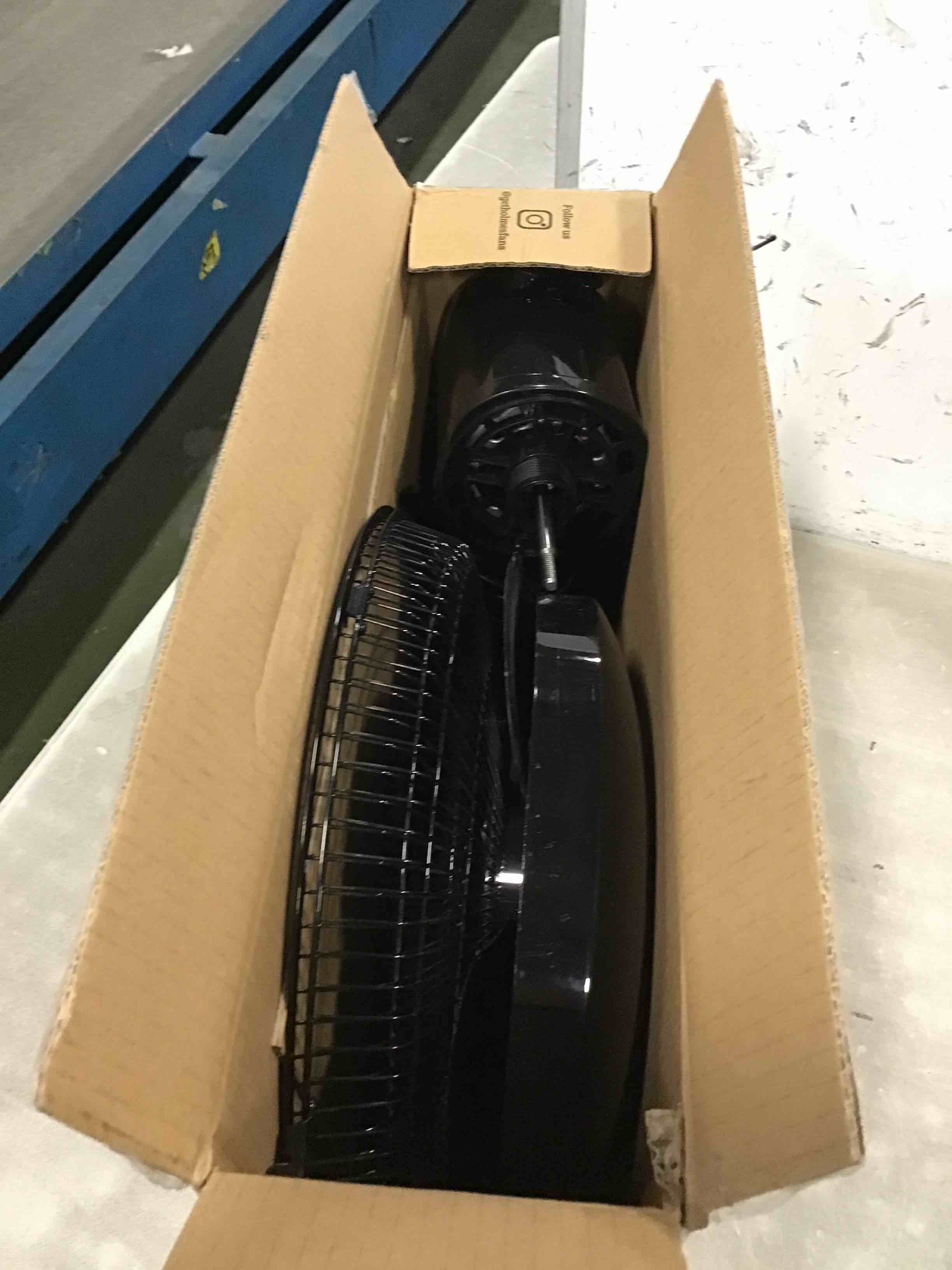 https://s3.amazonaws.com/lotting-images-prod/bidfta/GRA0106083_1733187245843.jpeg