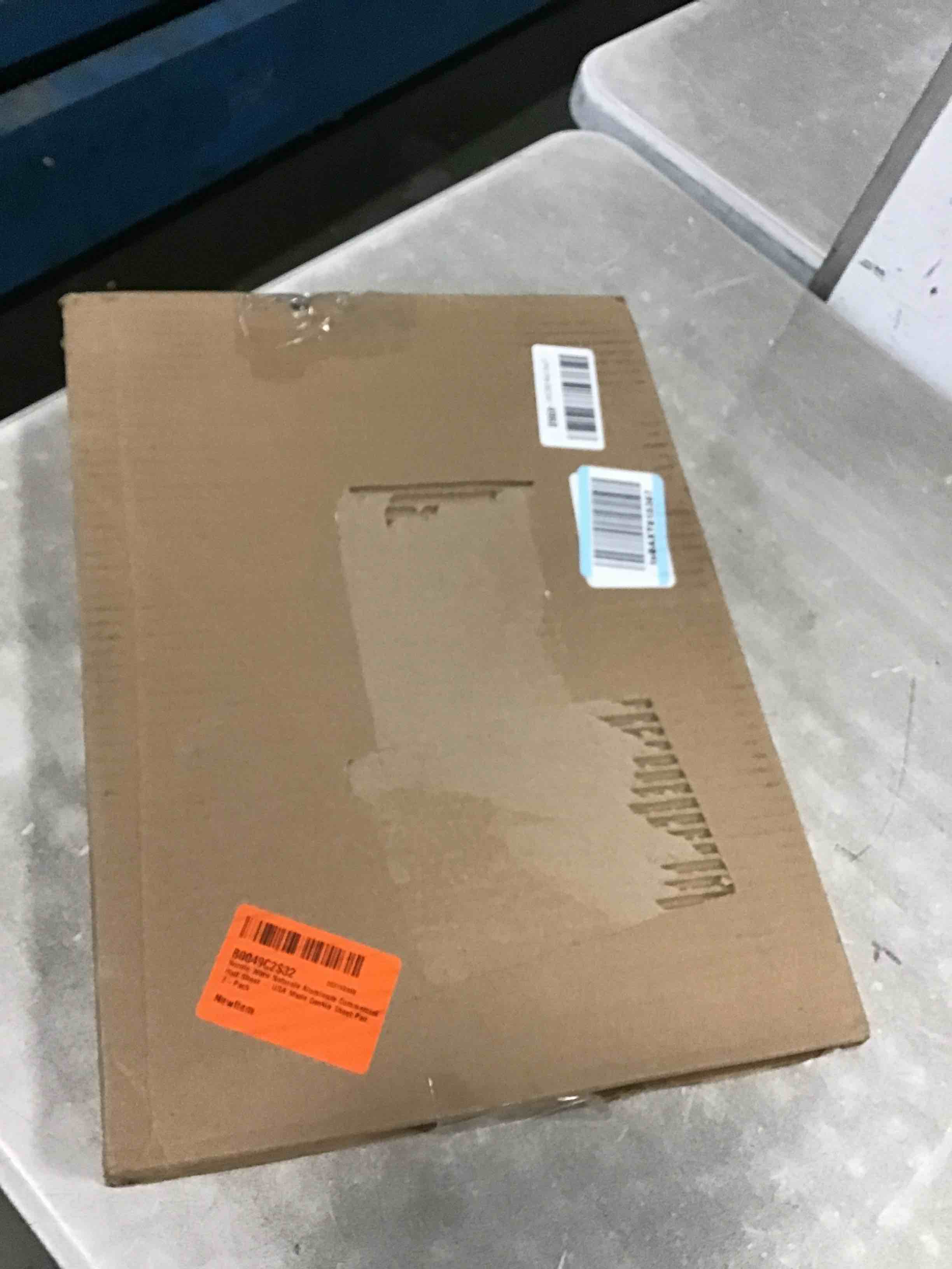 https://s3.amazonaws.com/lotting-images-prod/bidfta/GRA0106084_1733187141034.jpeg