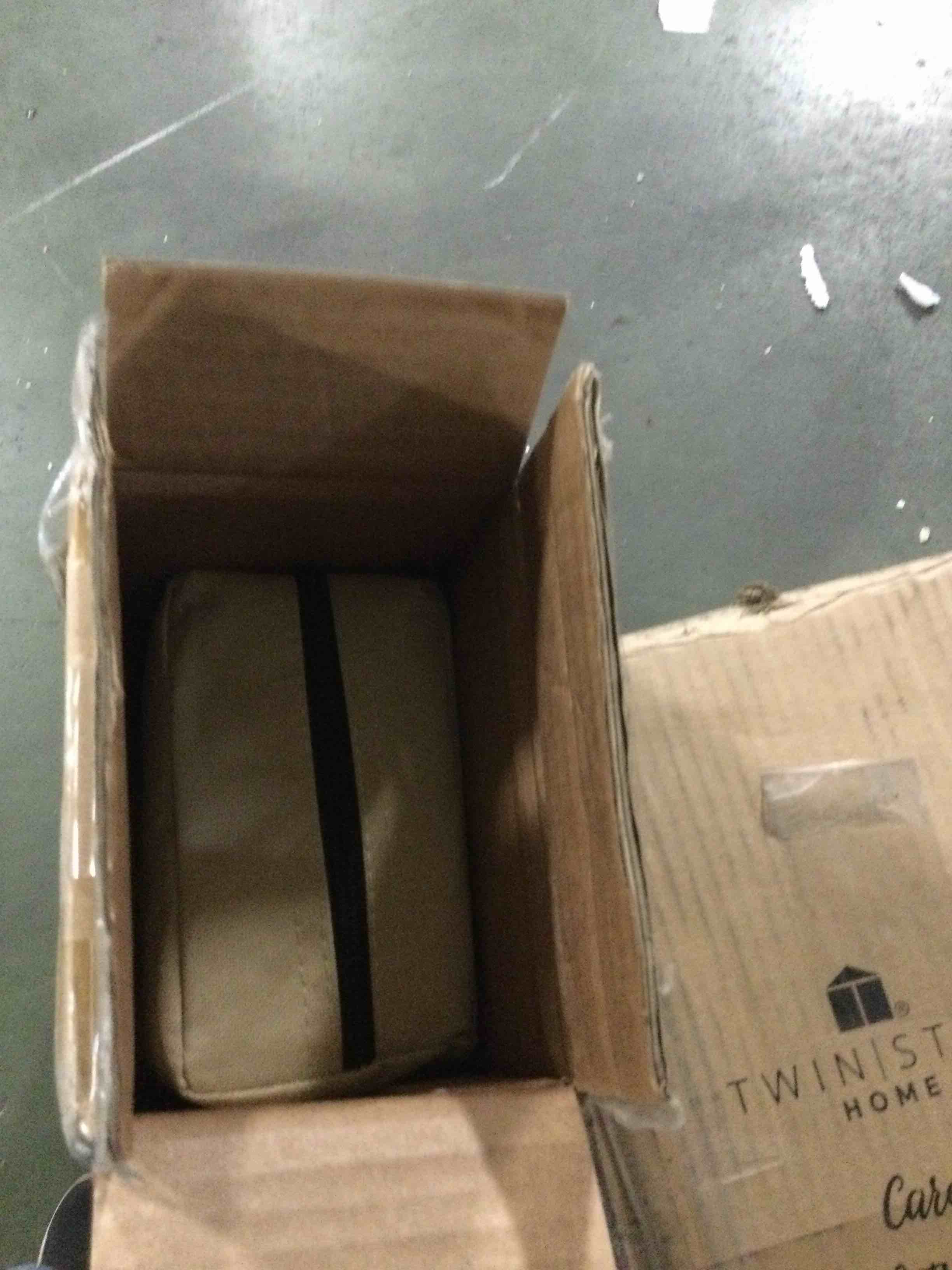 https://s3.amazonaws.com/lotting-images-prod/bidfta/GRA0106367_1732670108139.jpeg