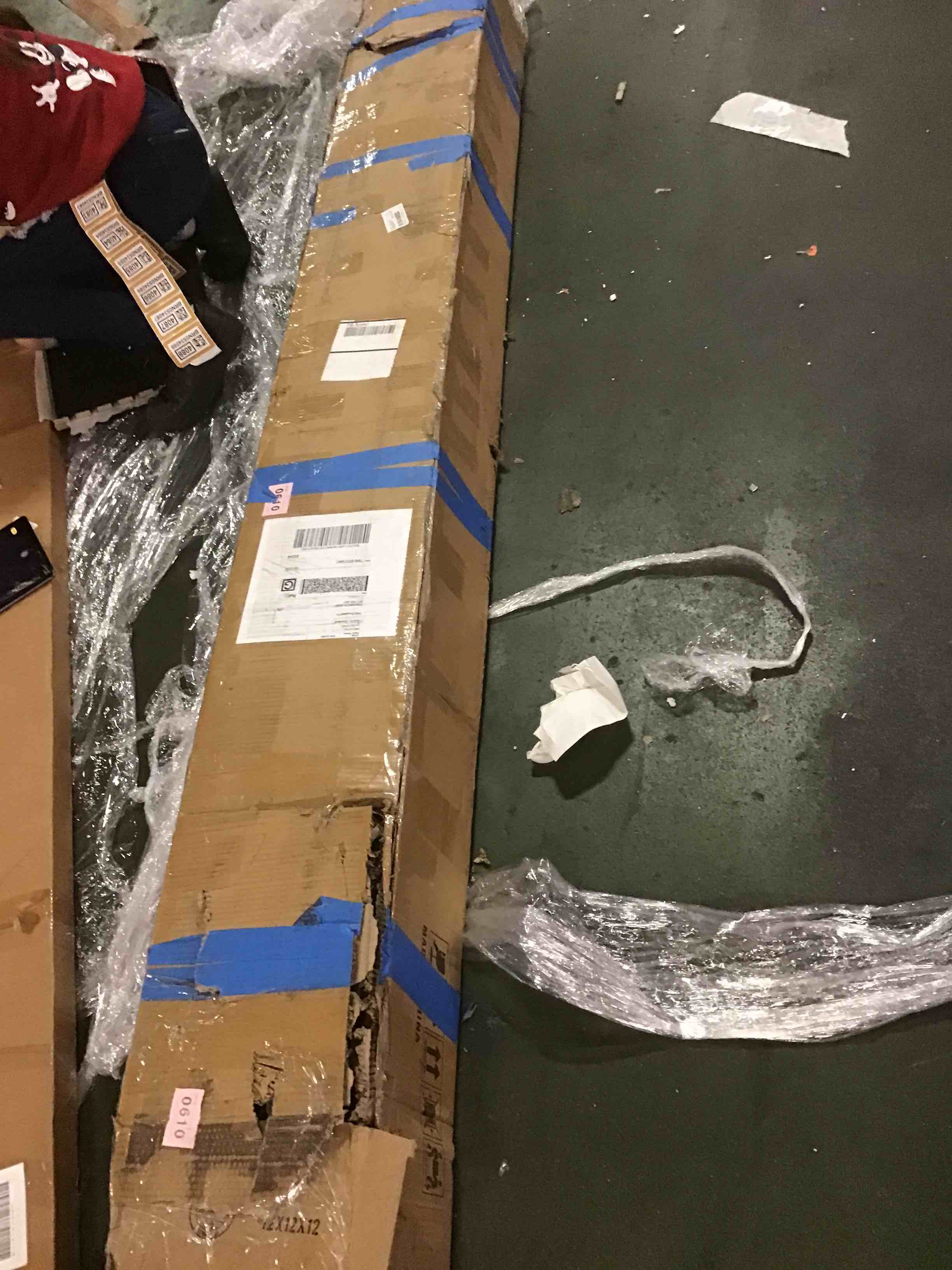 https://s3.amazonaws.com/lotting-images-prod/bidfta/GRA0106443_1732597232776.jpeg
