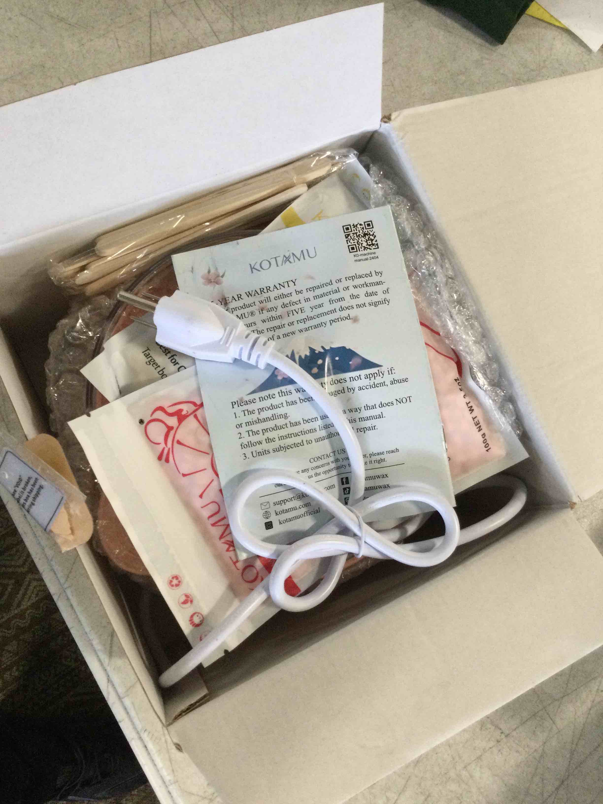 https://s3.amazonaws.com/lotting-images-prod/bidfta/GRA0115799_1727715485407.jpeg