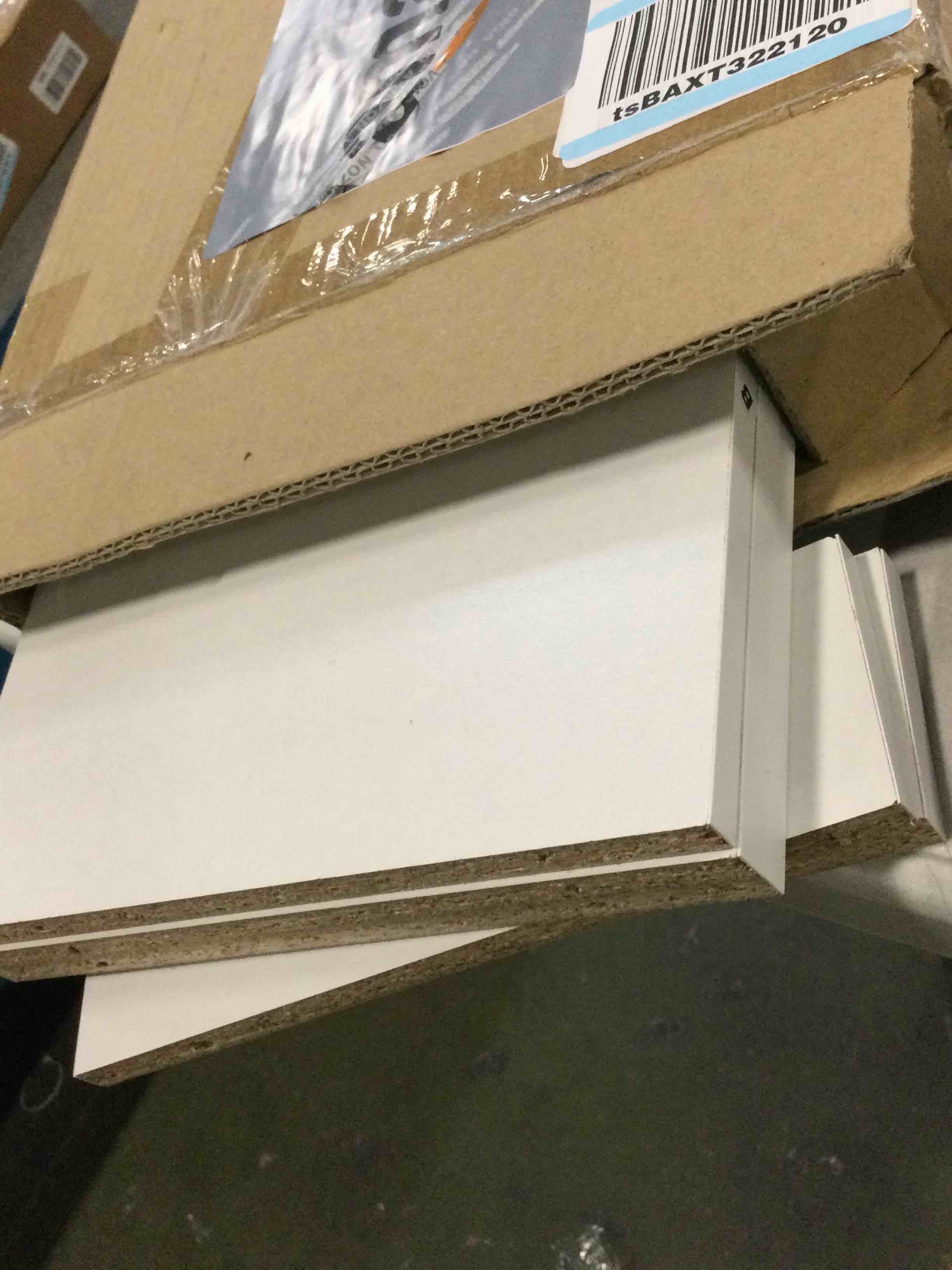 https://s3.amazonaws.com/lotting-images-prod/bidfta/GRA0117161_1727922145107.jpeg