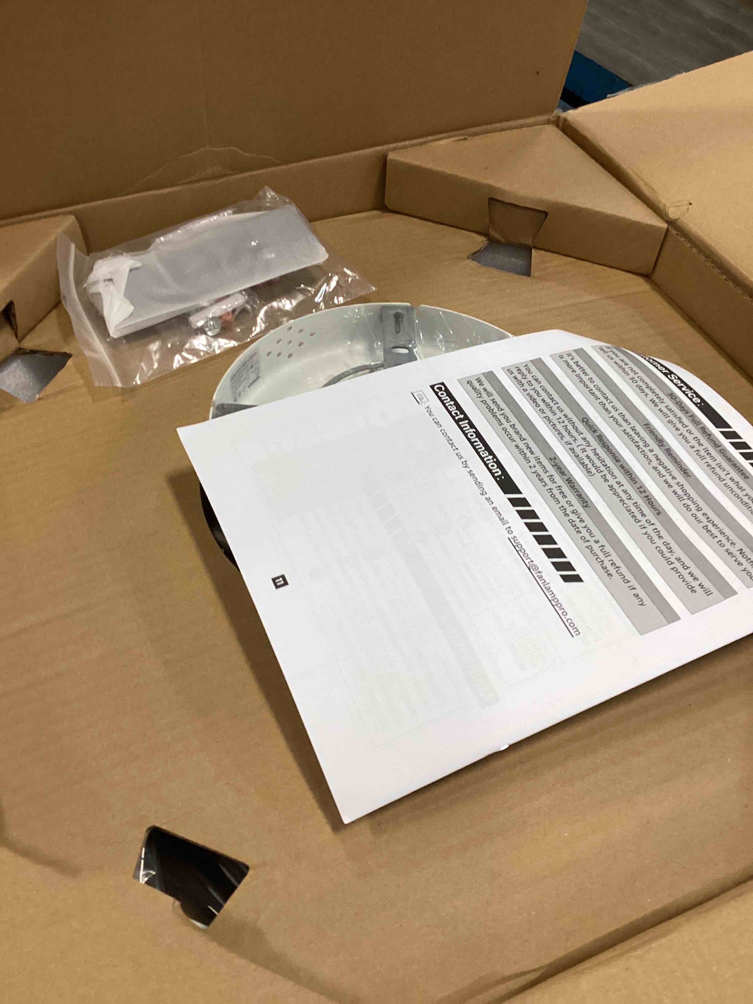 https://s3.amazonaws.com/lotting-images-prod/bidfta/GRA0117332_1727757206069.jpeg