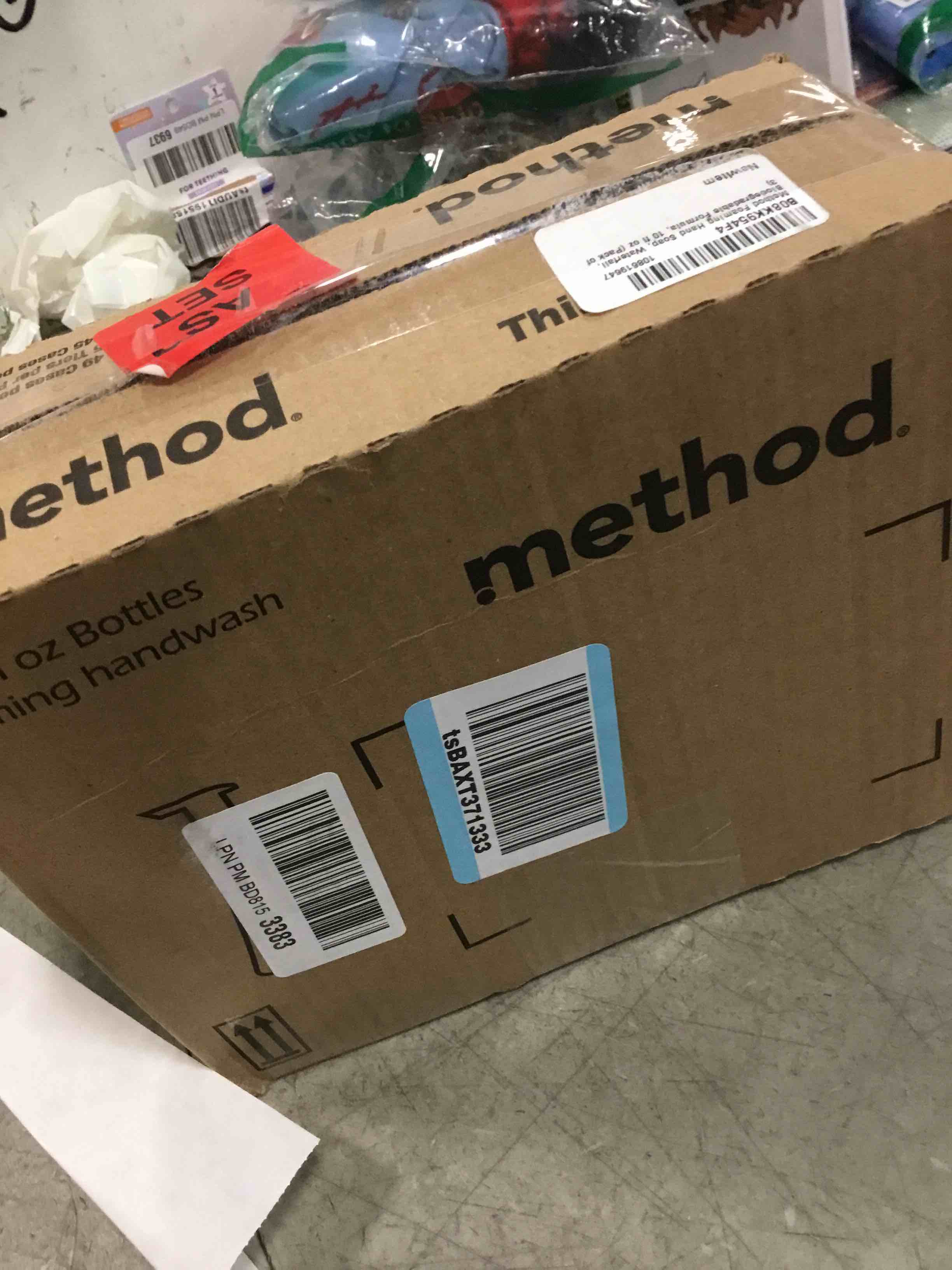 https://s3.amazonaws.com/lotting-images-prod/bidfta/GRA0117423_1727743099433.jpeg