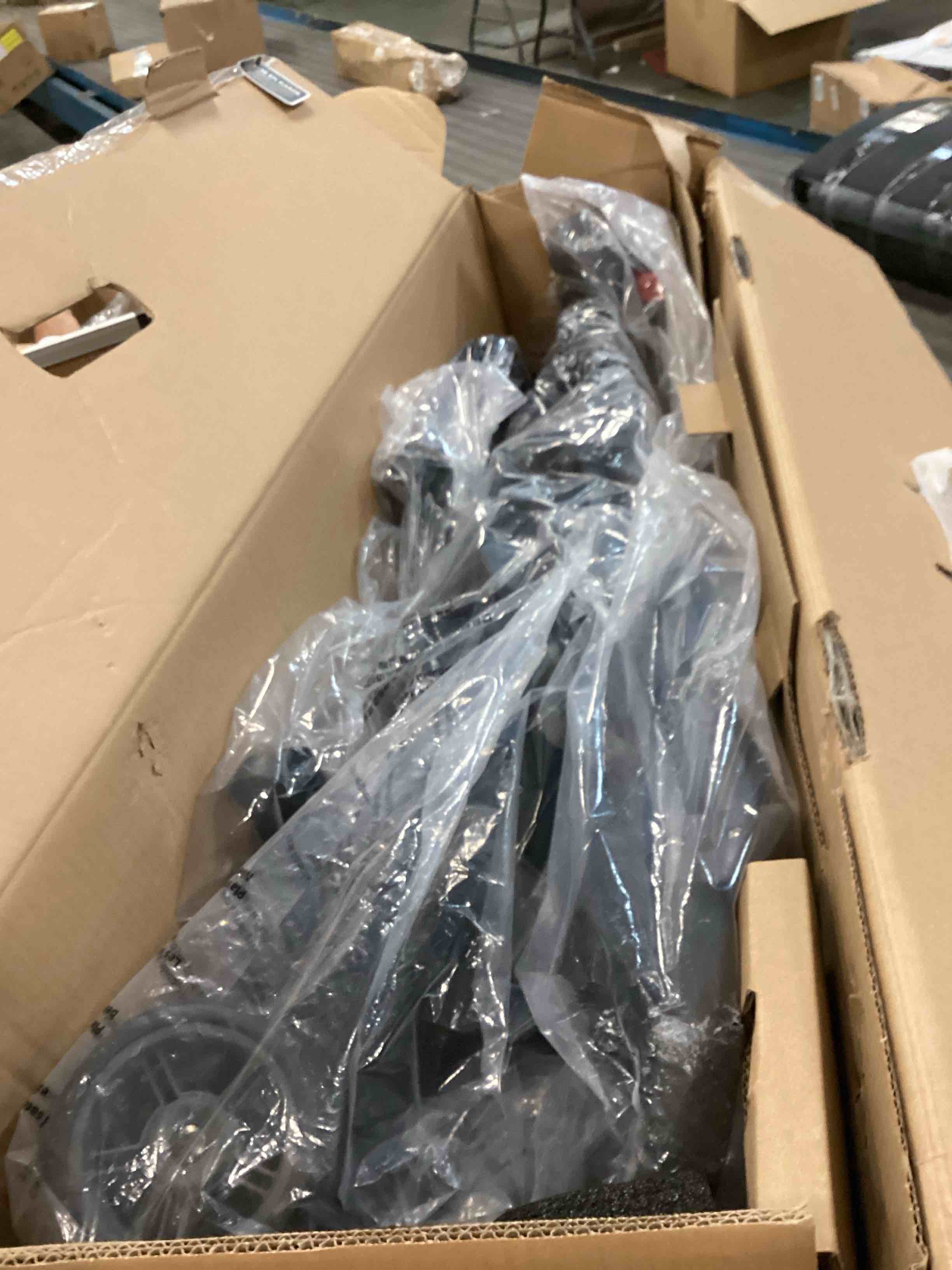 https://s3.amazonaws.com/lotting-images-prod/bidfta/GRA0118044_1728080993324.jpeg