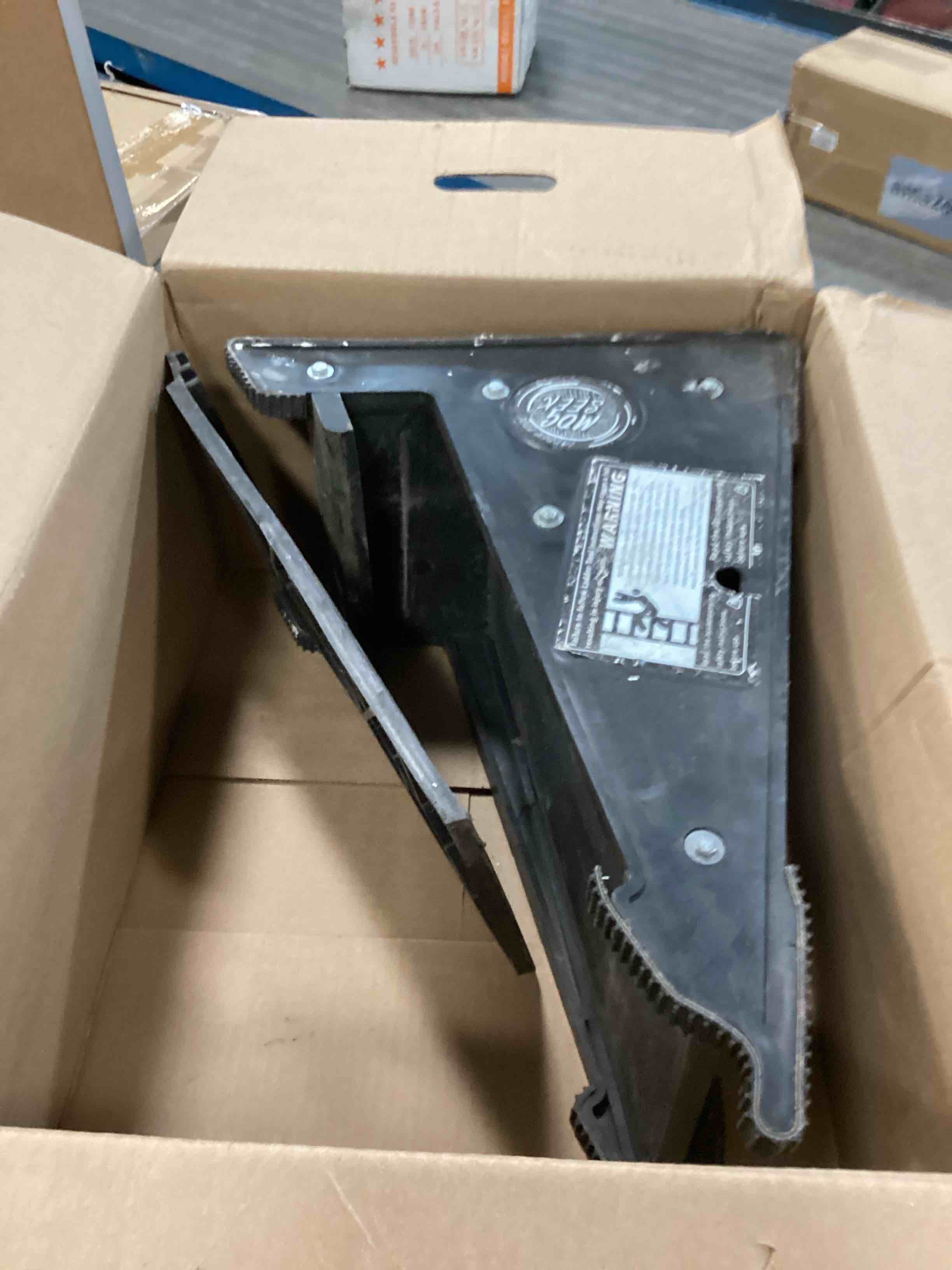 https://s3.amazonaws.com/lotting-images-prod/bidfta/GRA0118081_1728005766516.jpeg