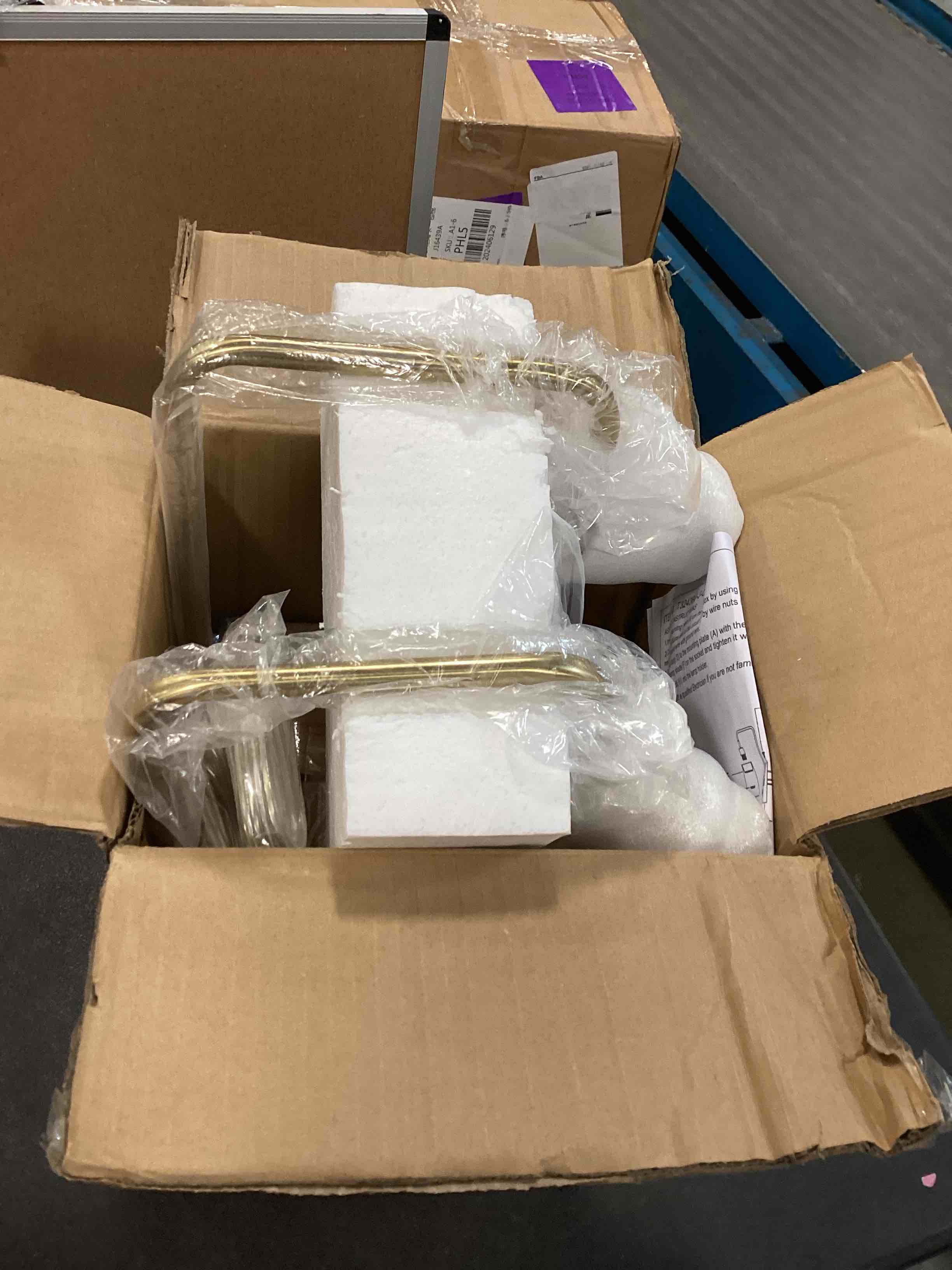 https://s3.amazonaws.com/lotting-images-prod/bidfta/GRA0118229_1727919380290.jpeg