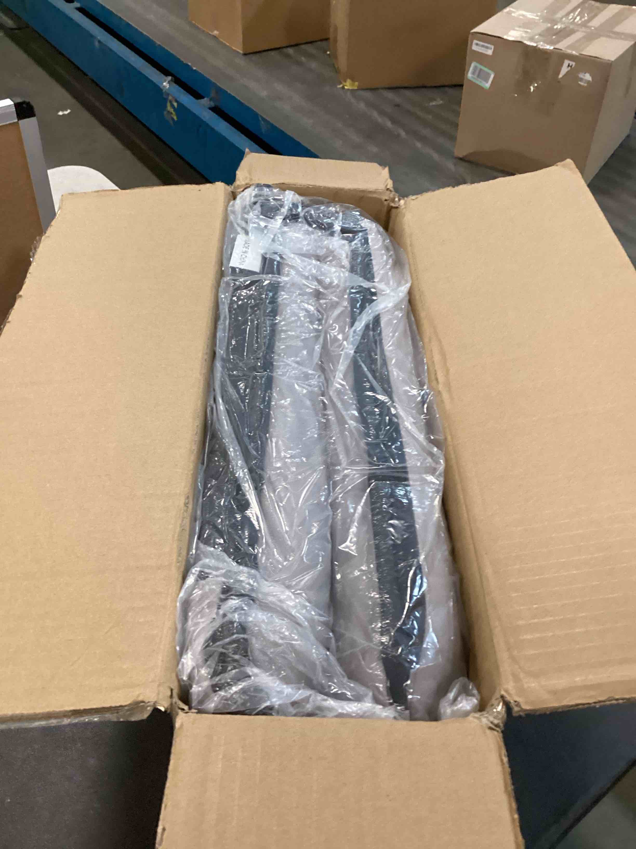 https://s3.amazonaws.com/lotting-images-prod/bidfta/GRA0118371_1727836672938.jpeg