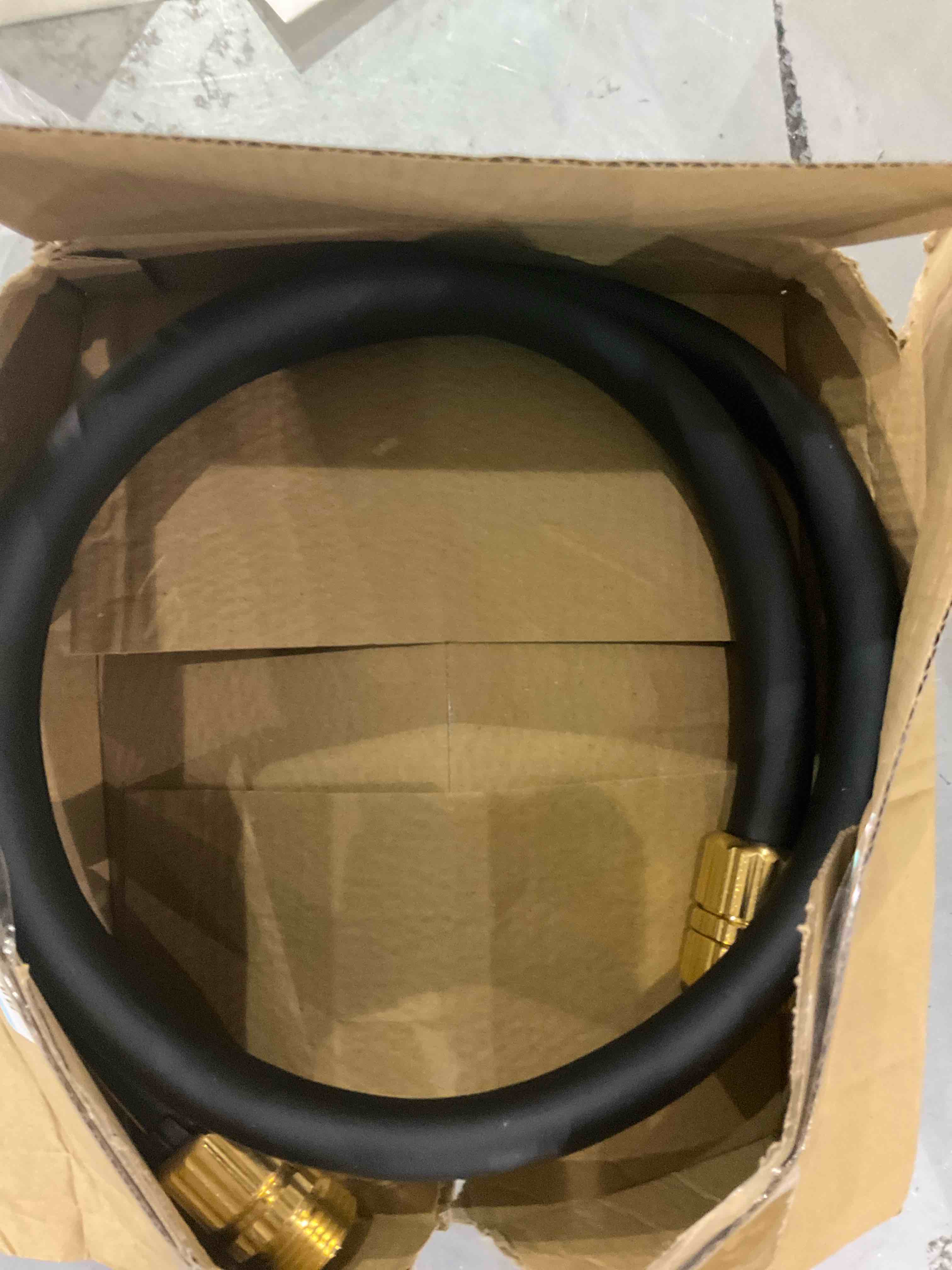 https://s3.amazonaws.com/lotting-images-prod/bidfta/GRA0120101_1727175372276.jpeg
