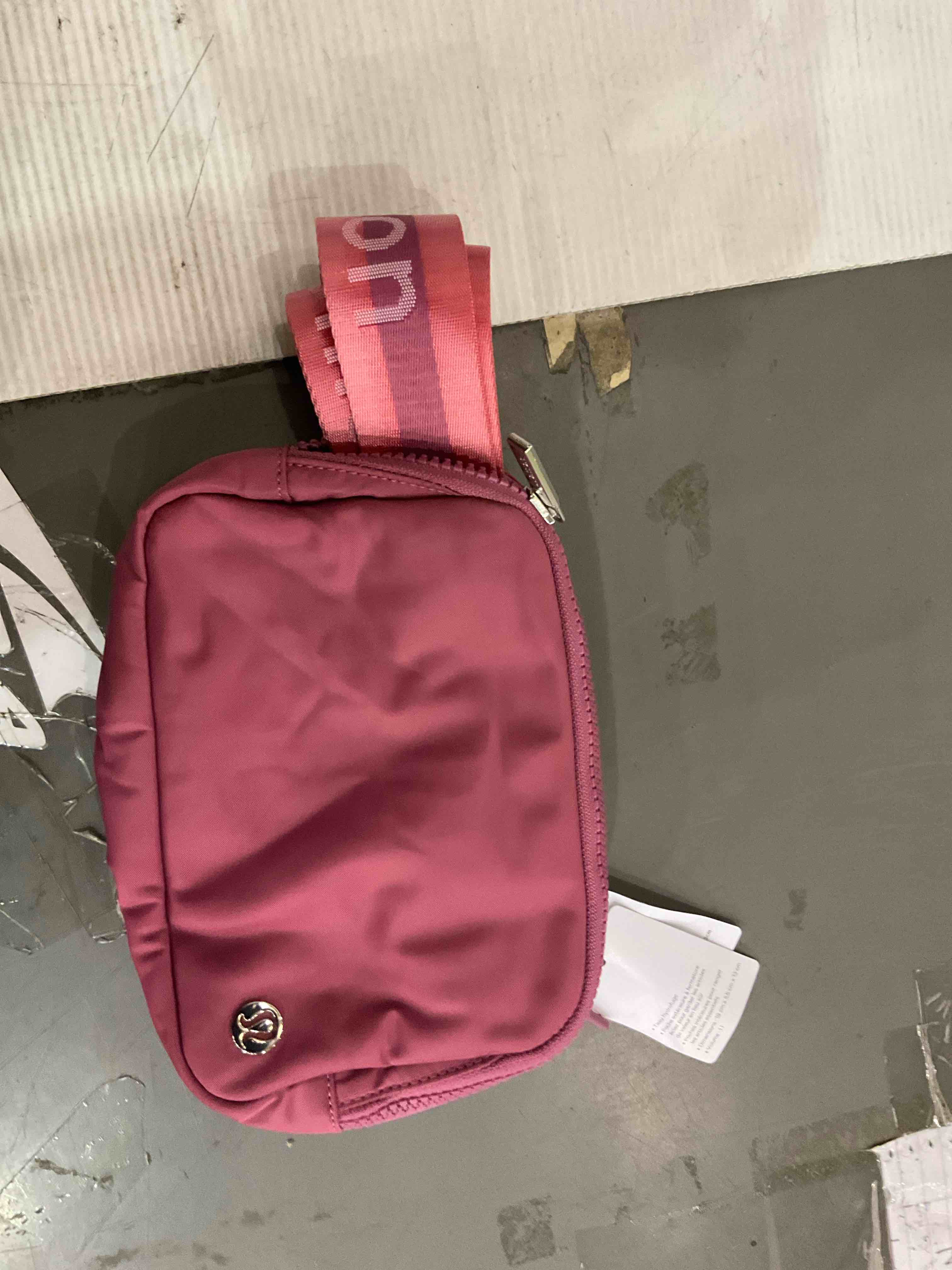 lulu lemon belt bag