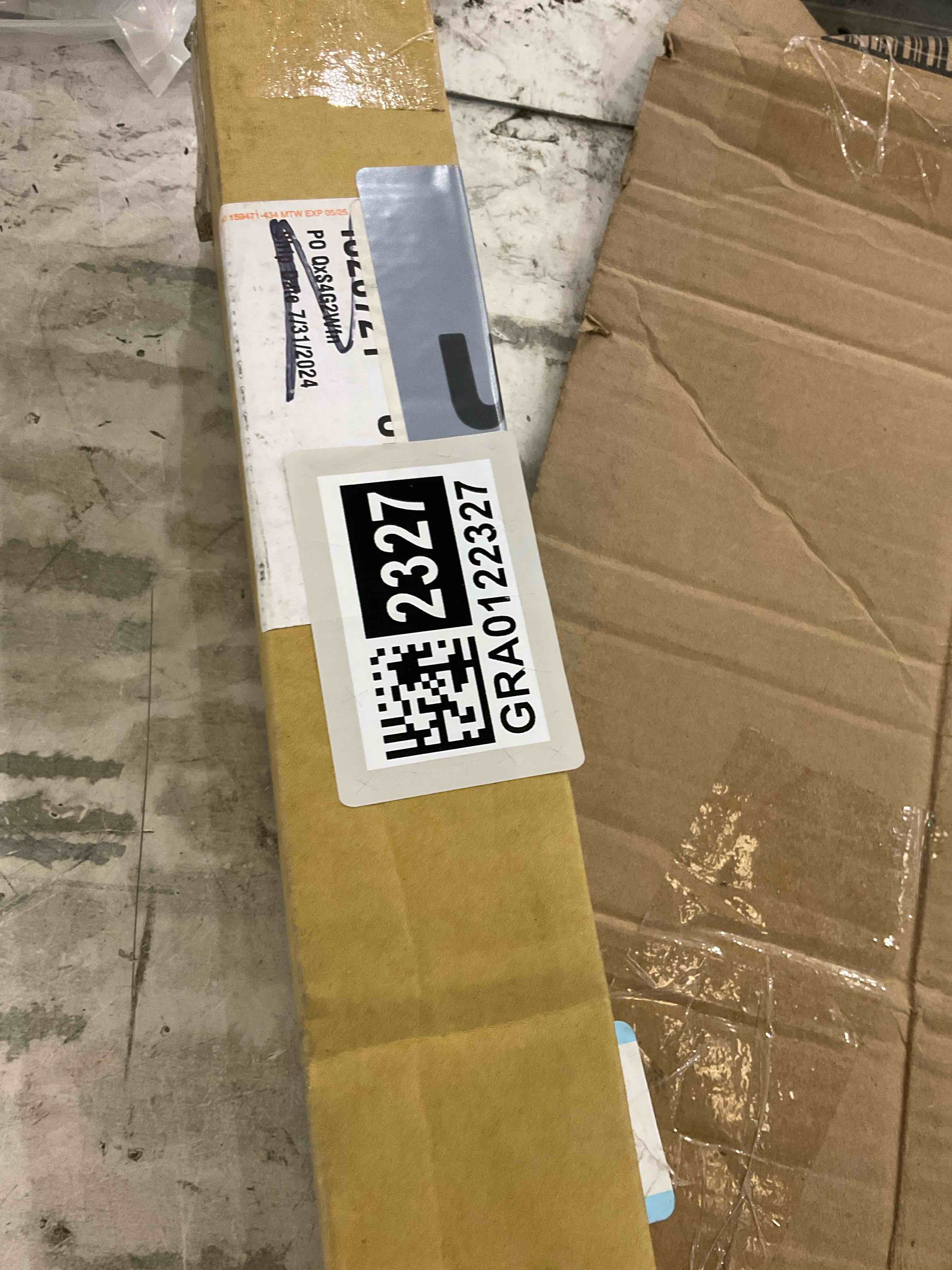 https://s3.amazonaws.com/lotting-images-prod/bidfta/GRA0122327_1727708363341.jpeg