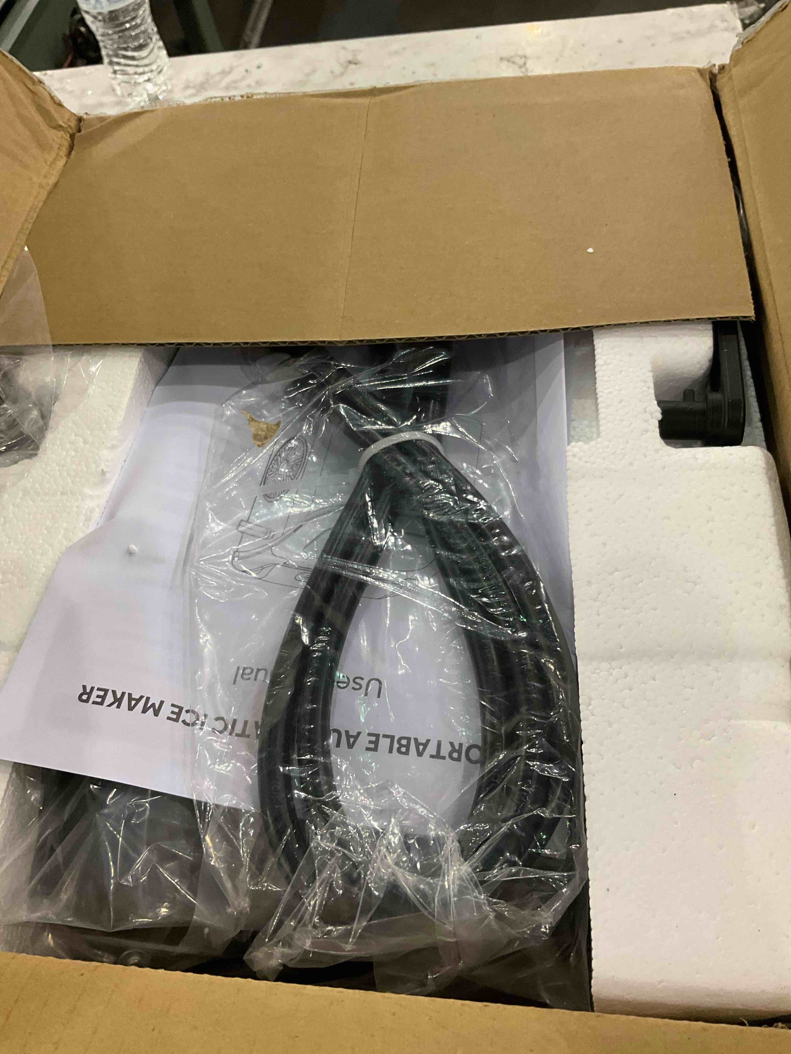 https://s3.amazonaws.com/lotting-images-prod/bidfta/GRA0122898_1727264642452.jpeg