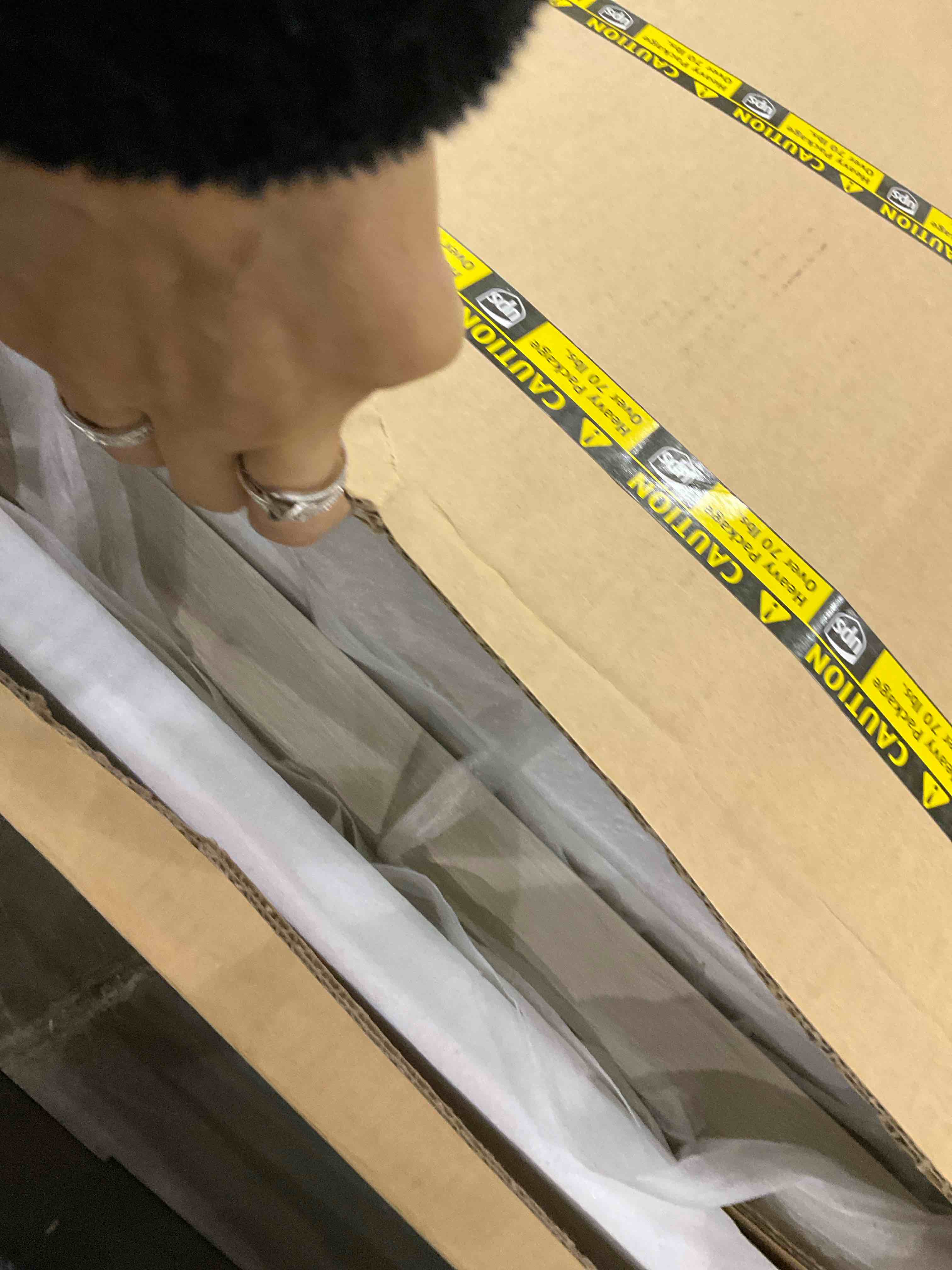 https://s3.amazonaws.com/lotting-images-prod/bidfta/GRA0124720_1731503501410.jpeg
