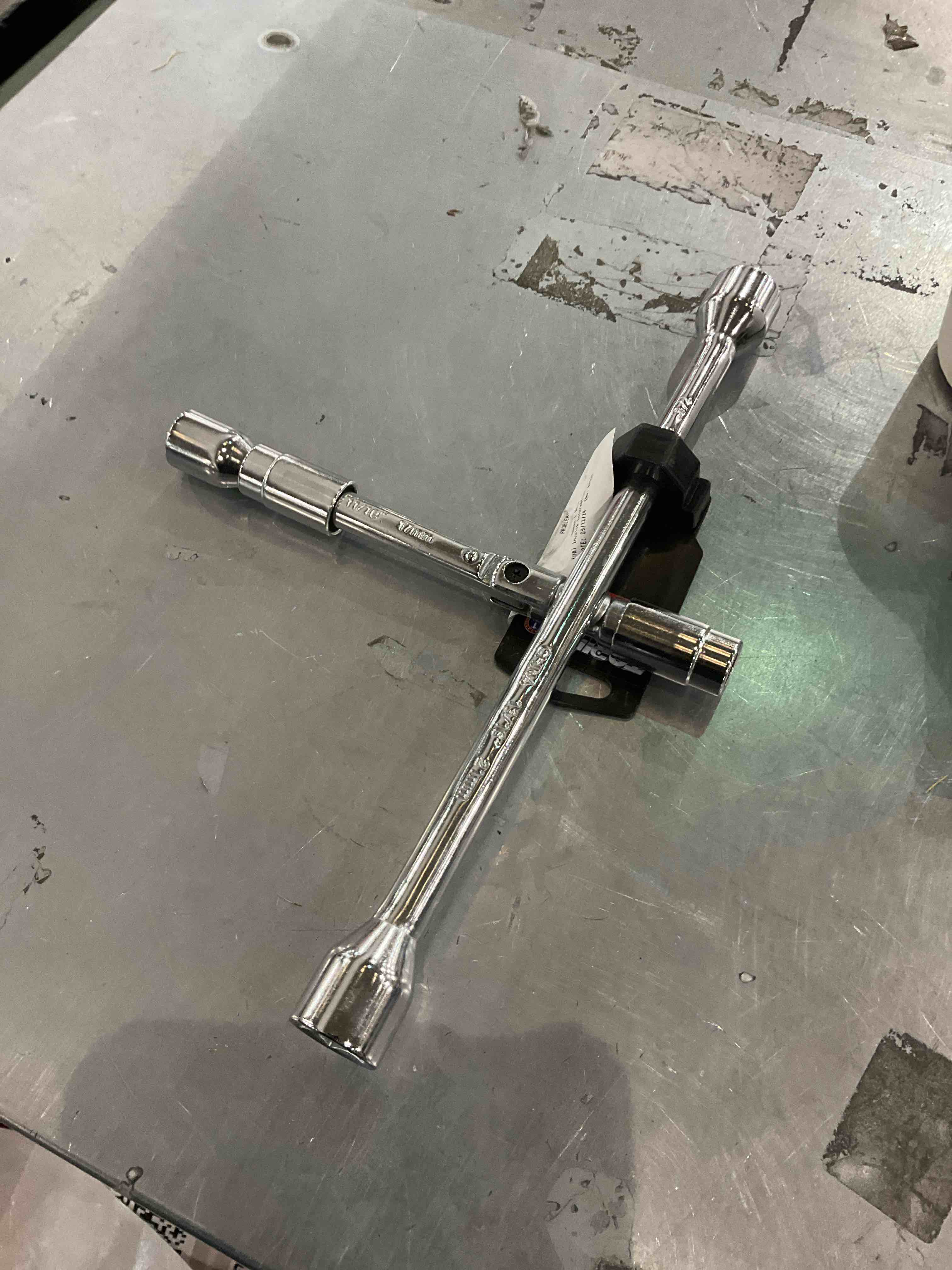 Way Folding Lug Wrench, High Carbon Steel 180° Foldable Wrench, 4 Way Sliding Wheel Lug Nut Wrench for Cars, Trucks, SUVs and