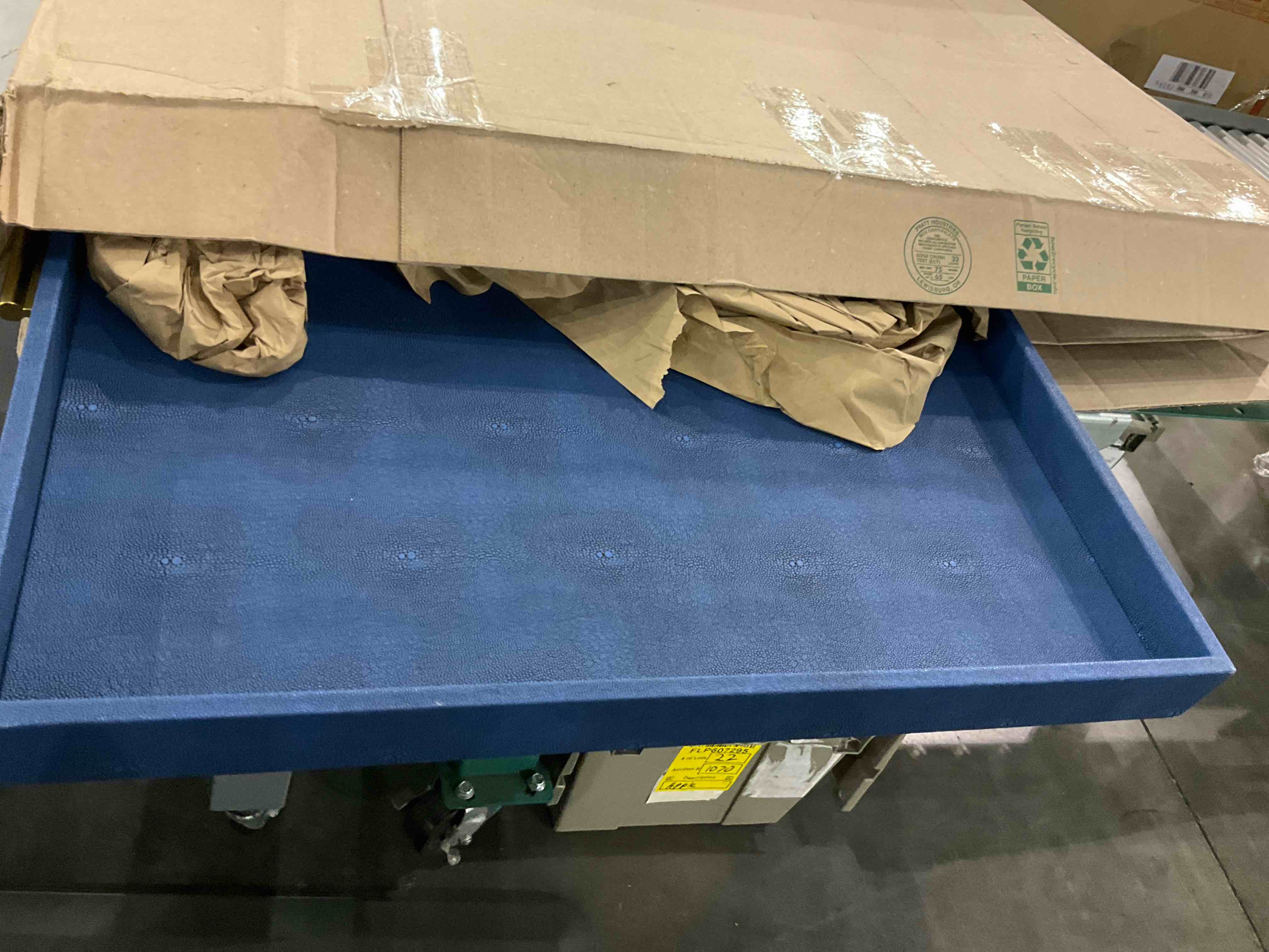 https://s3.amazonaws.com/lotting-images-prod/bidfta/GRA0125229_1726831667026.jpeg