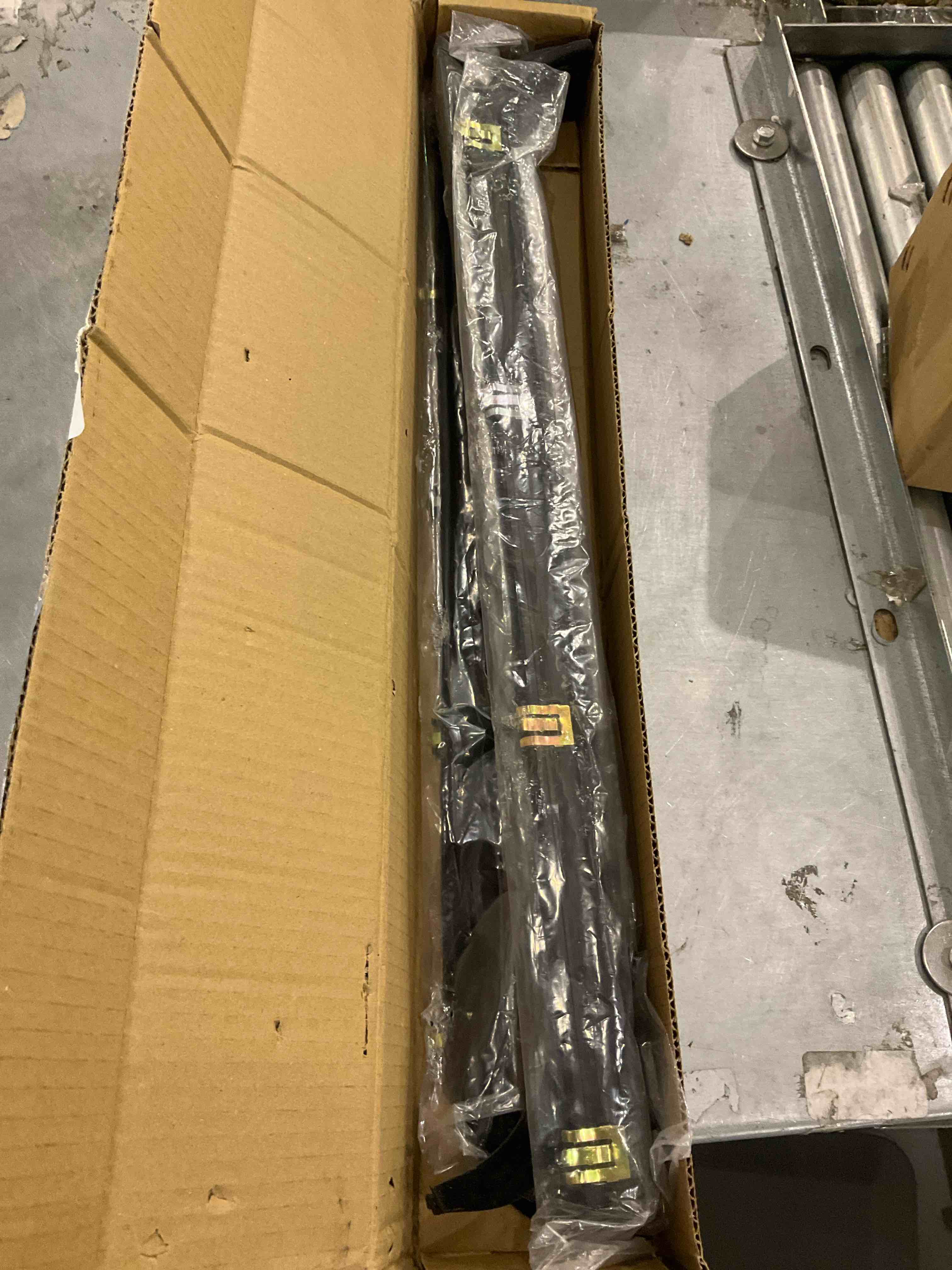 https://s3.amazonaws.com/lotting-images-prod/bidfta/GRA0125948_1726490586399.jpeg